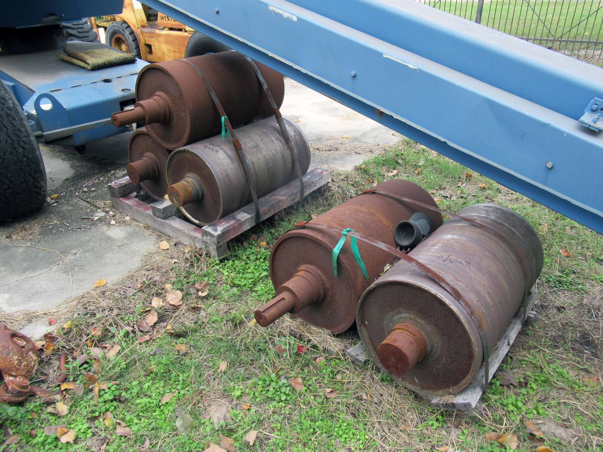 LARGE CAP. TANK TURNING ROLL SET, w/ Radicon gear boxes, 24”L. x 18” dia. rolls, 1-driver., 2- - Image 3 of 5