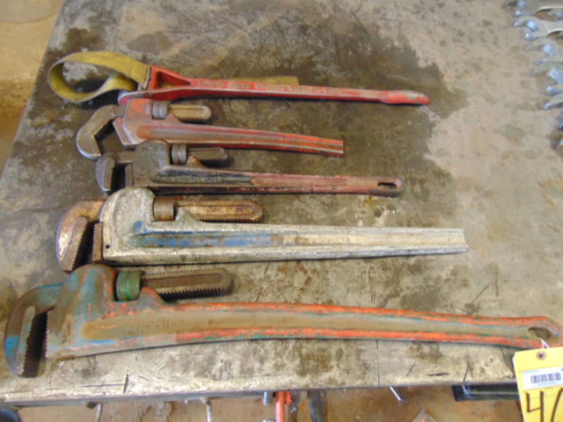 LOT OF PIPE WRENCHES (5), assorted