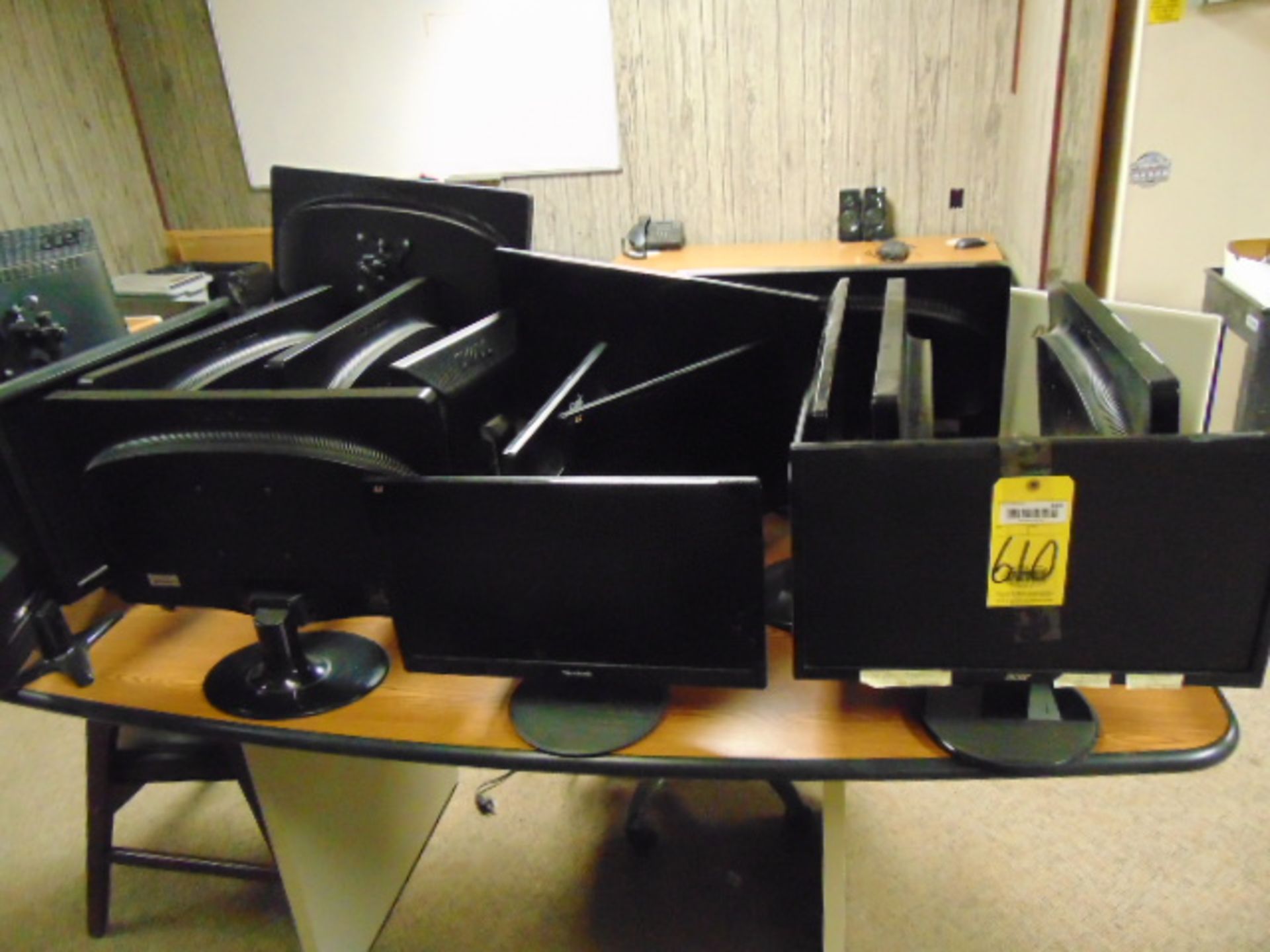 LOT CONSISTING OF: assorted flat screen monitors & keyboards