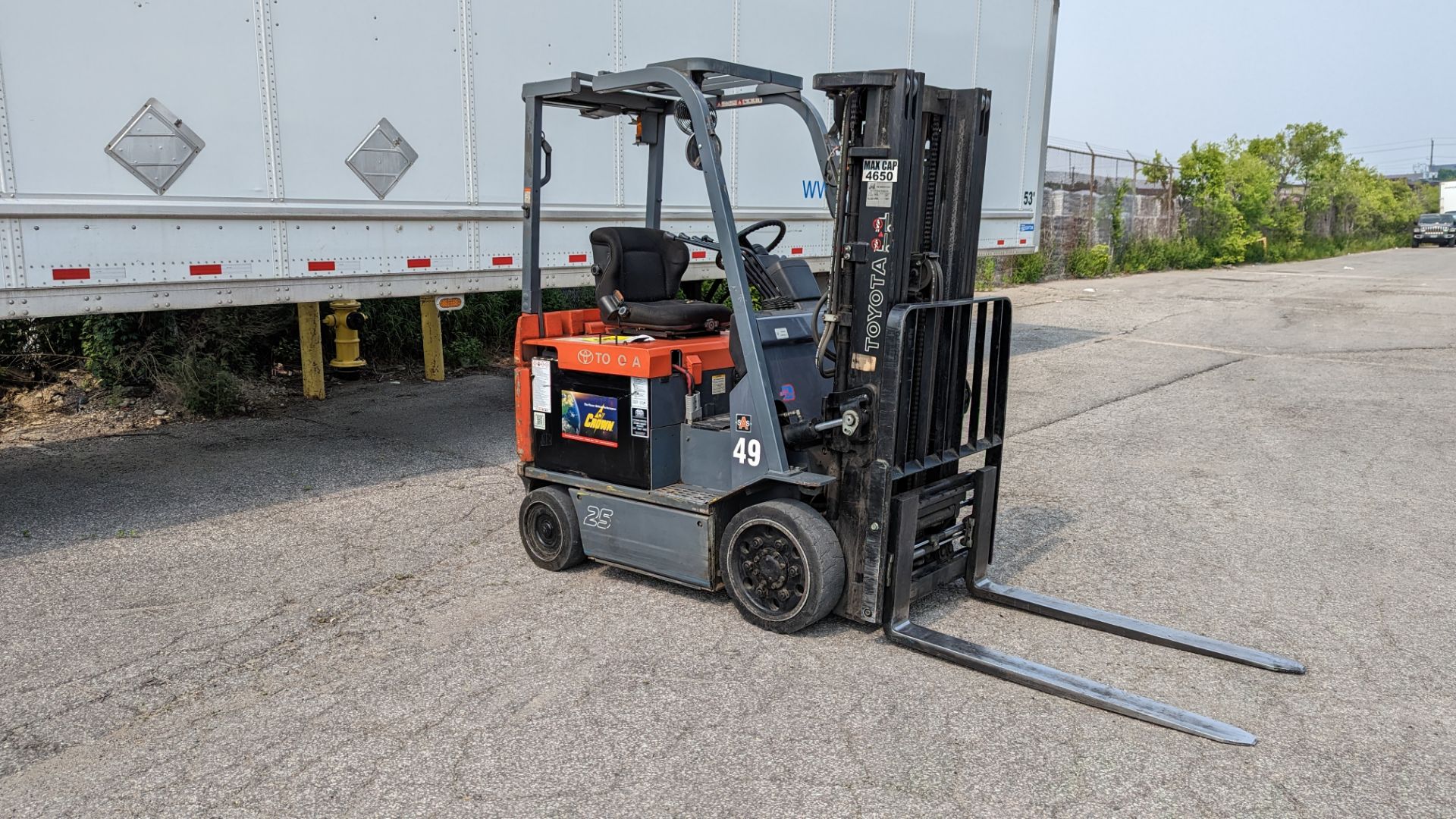 TOYOTA, 7FBCU25, 4650 LBS, 3 STAGE, 48V, BATTERY POWERED FORKLIFT