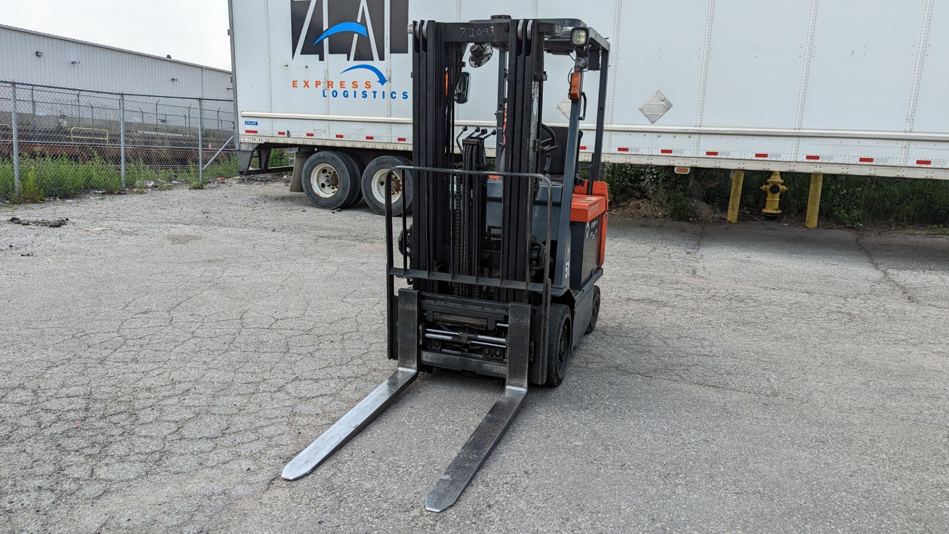 TOYOTA, 7FBCU25, 4650 LBS, 3 STAGE, 48V, BATTERY POWERED FORKLIFT - Image 3 of 21