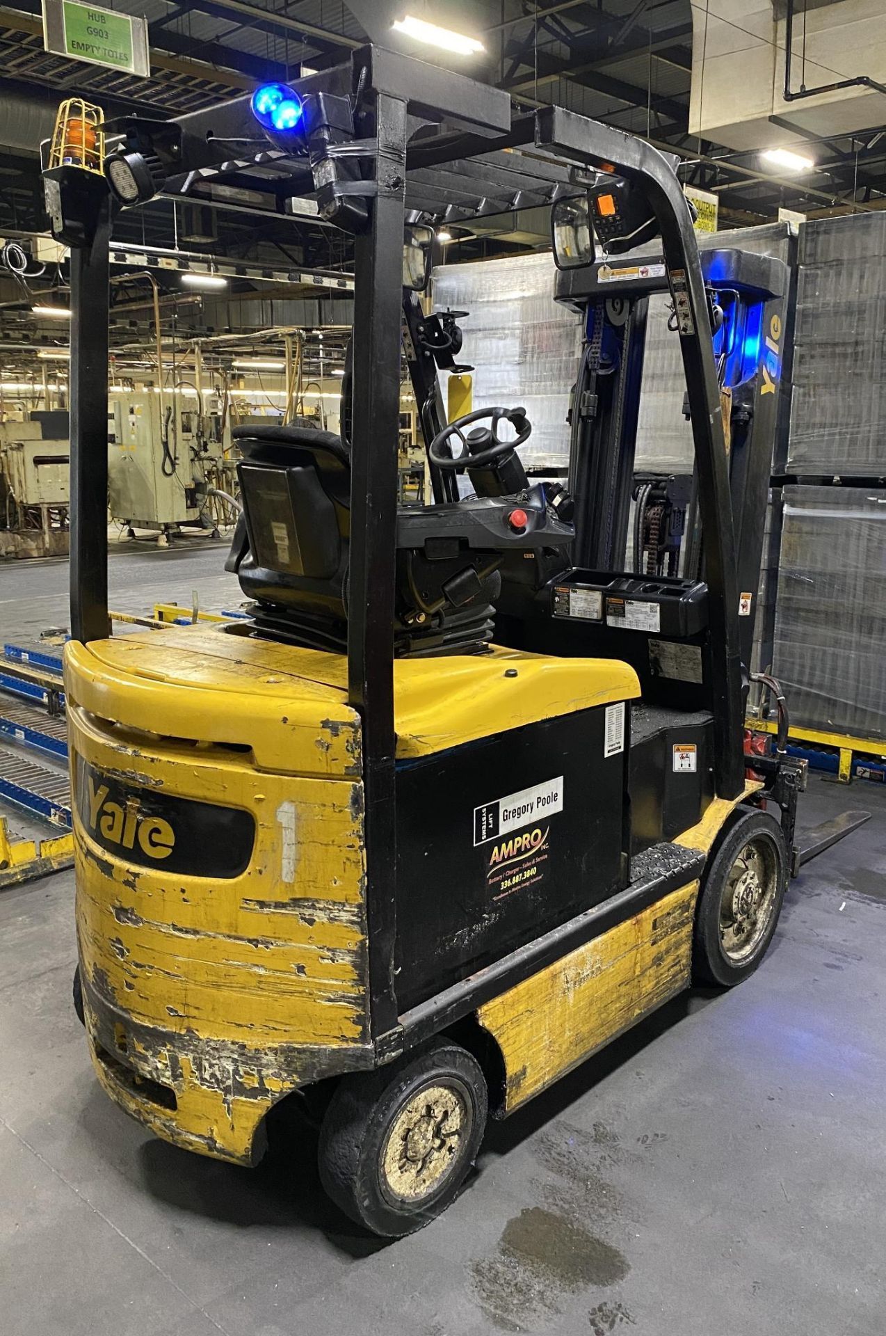 ELECTRIC FORKLIFT, YALE MDL. ERC050VGN48TE085, w/ hydraulic rotator, 500 lb. cap., cushion tires, - Image 4 of 14
