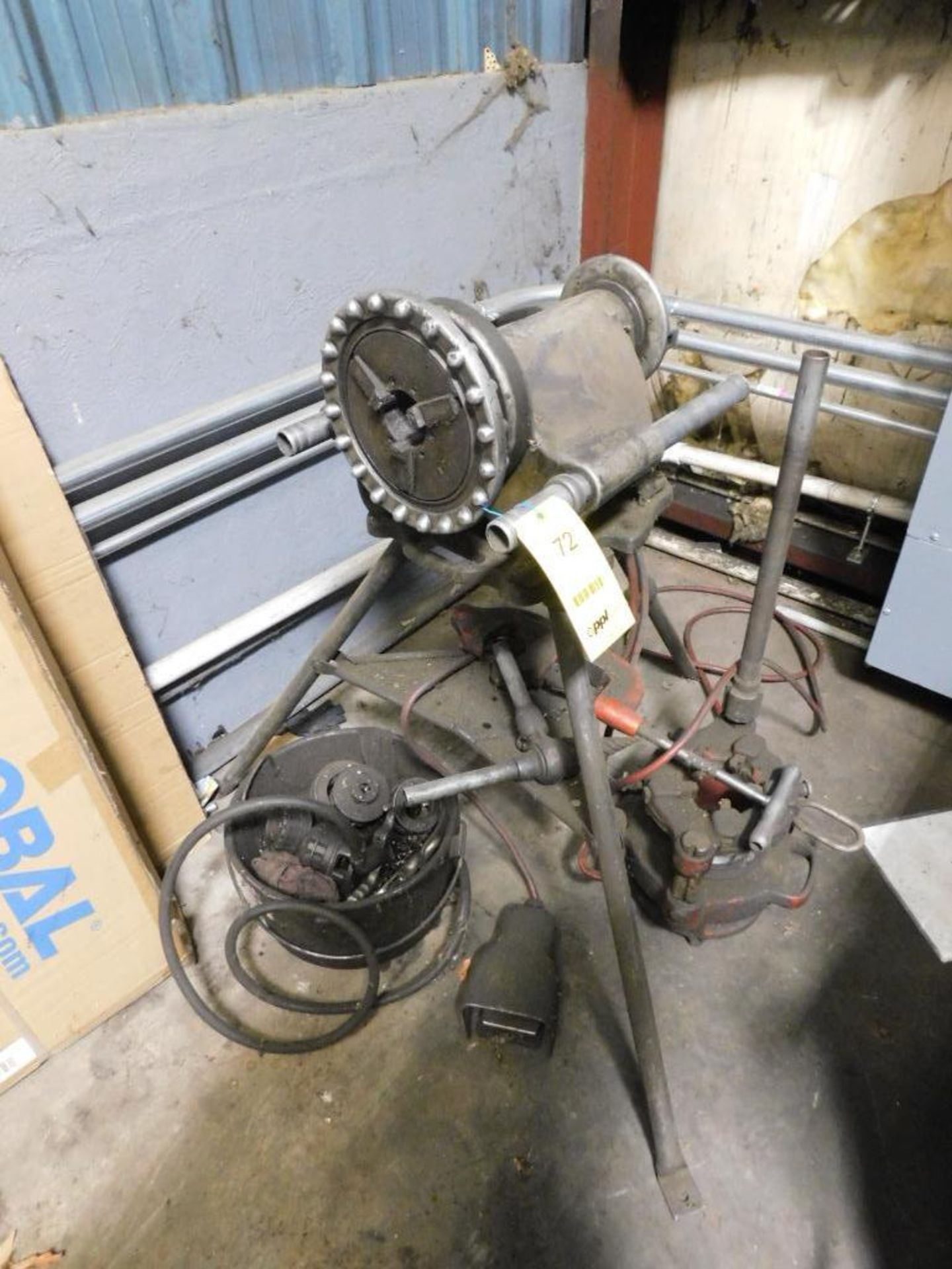 LOT: Assorted Ridgid 300 Pipe Threader w/Threading Head and Dies - Image 2 of 7