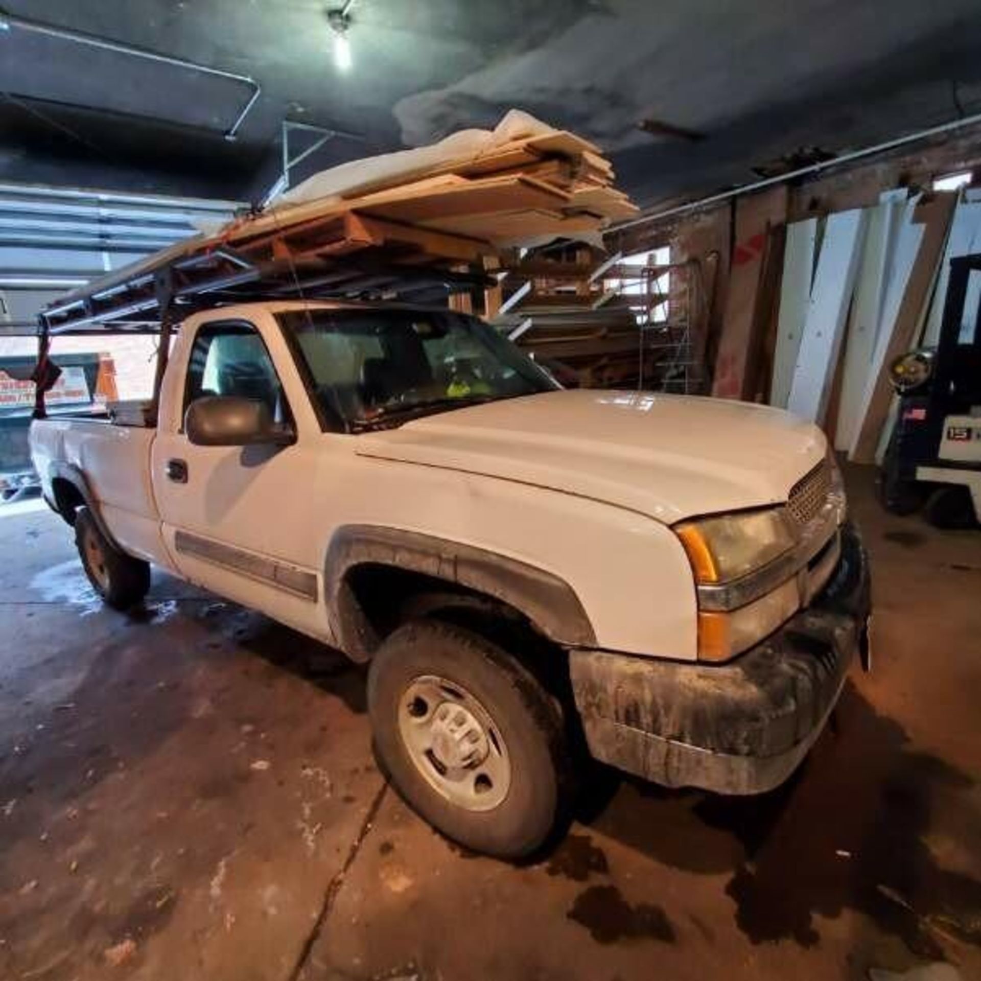 2003 Chevy 2500 Pickup Truck VIN 1GCHC24U03Z181958, (Vehicle Running as Is) LOCATION: Aurora, IL - I