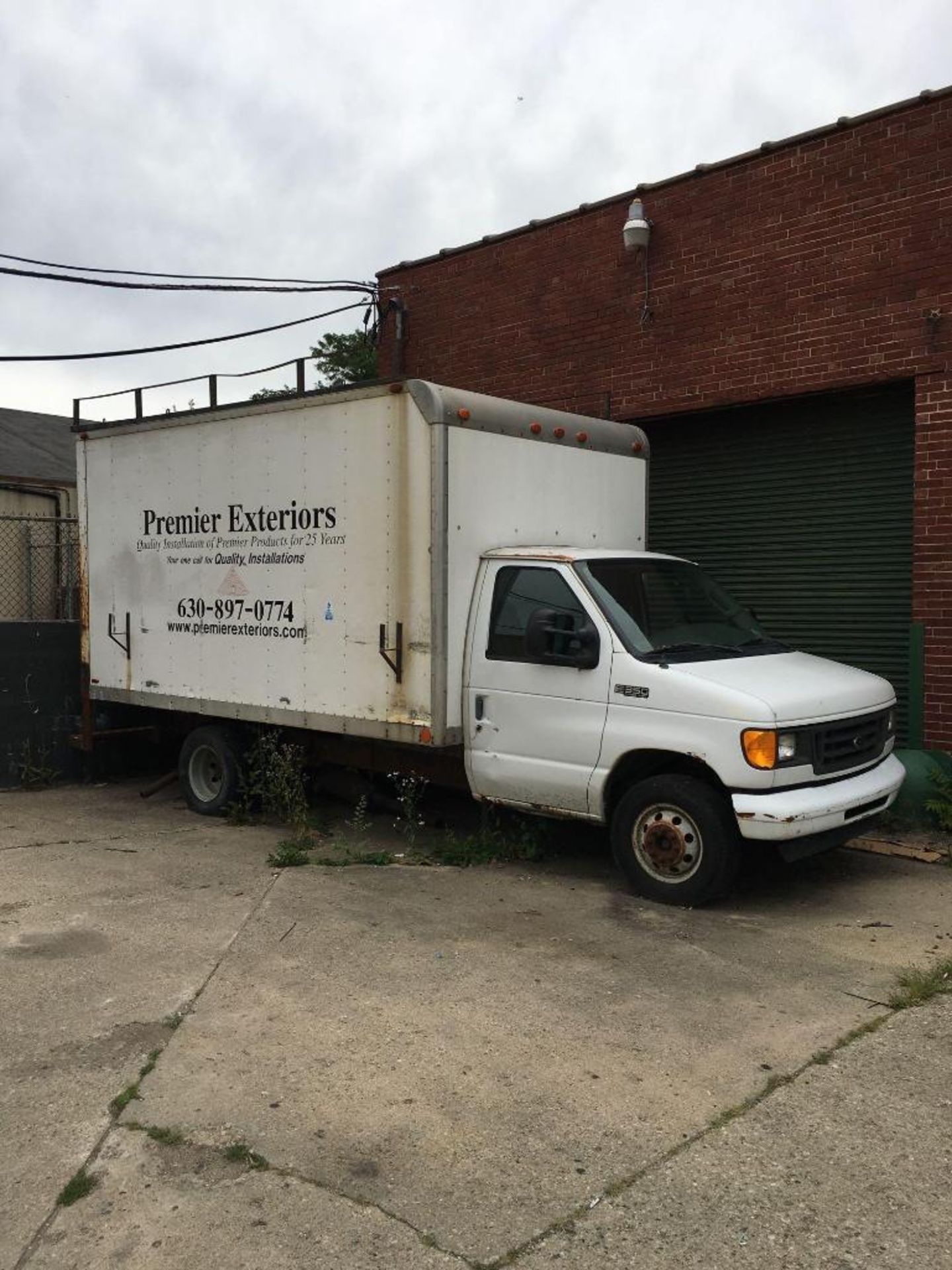 2003 Ford E-350 Box Truck, 14 ft. Box (est.), Roll Up Box Door, VIN 1FDWE35L83HA82335, (NOT RUNNING) - Image 3 of 5