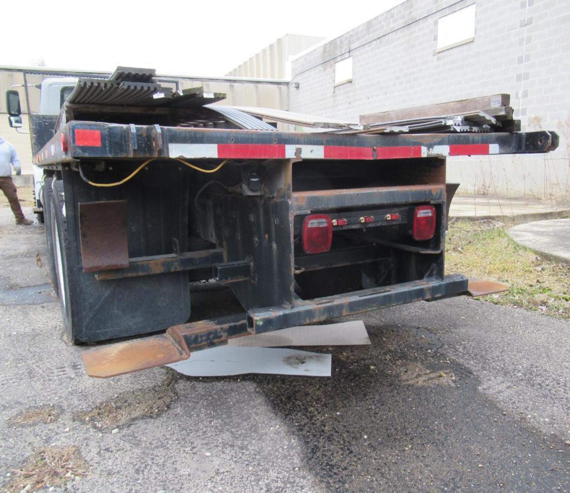 2011 International Dura Star 24 ft. Steel Flatbed Truck VIN 3HAMSAARXBL425337, Maxx Force Advance Di - Image 9 of 19