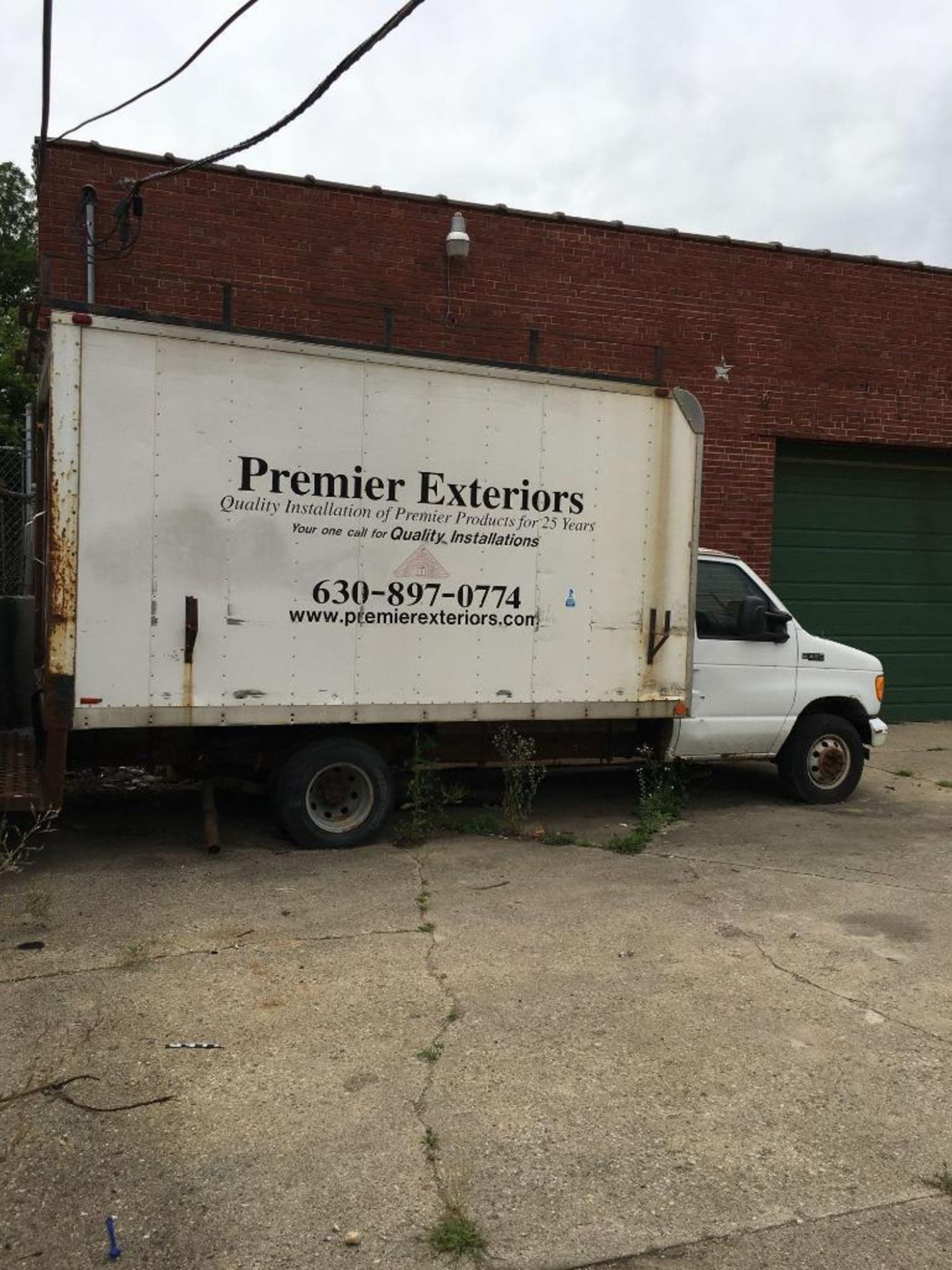 2003 Ford E-350 Box Truck, 14 ft. Box (est.), Roll Up Box Door, VIN 1FDWE35L83HA82335, (NOT RUNNING) - Image 4 of 5