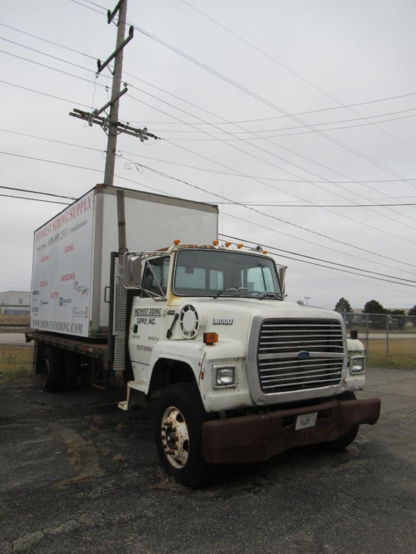 1999 Ford L8000 20 ft. Steel Flatbed Truck VIN 1FDXR82E3SVA37525, 6 Speed Transmission, Single Axle, - Image 2 of 7