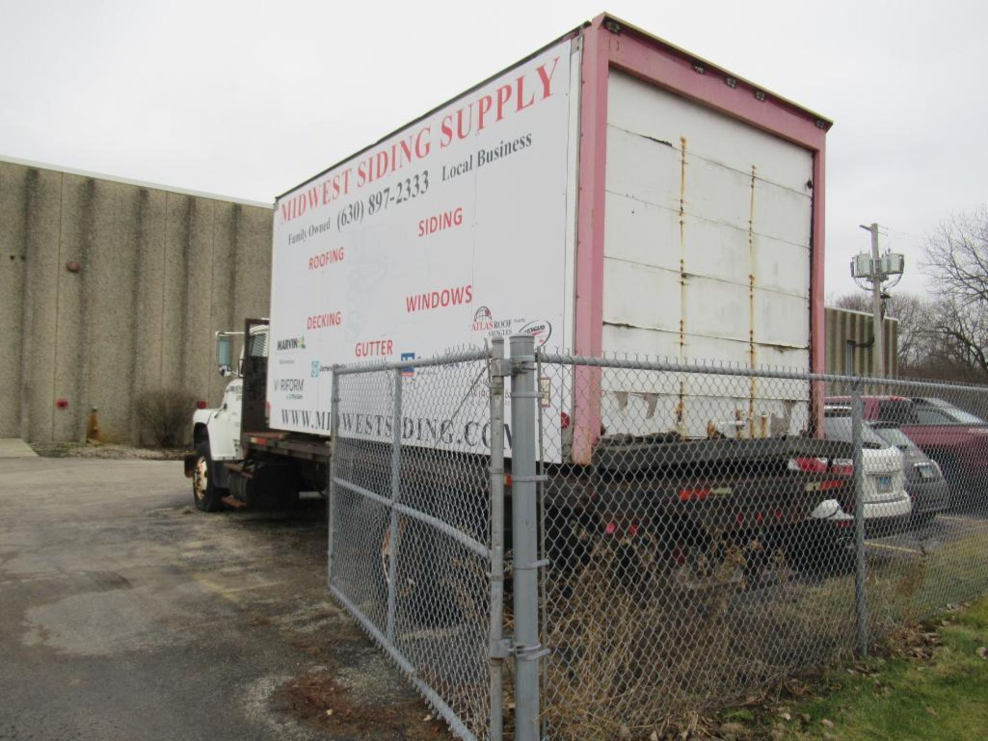 1999 Ford L8000 20 ft. Steel Flatbed Truck VIN 1FDXR82E3SVA37525, 6 Speed Transmission, Single Axle, - Image 5 of 7