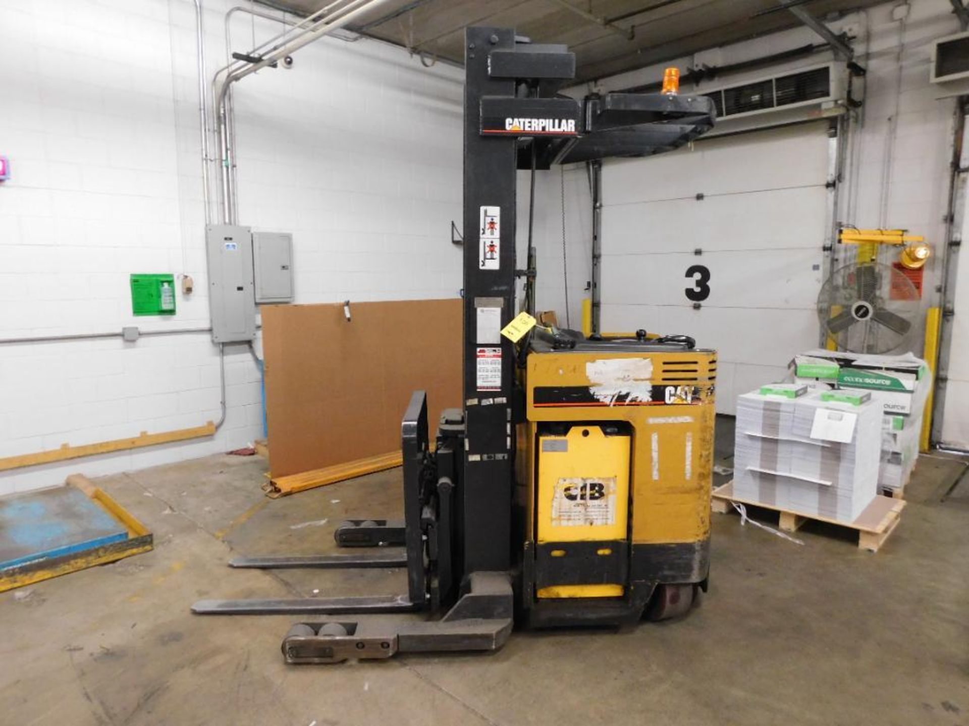 2008 CAT NRR45 36 Volt Electric Narrow Aisle Forklift w/Charger, 4500 lb. Lift Capacity, Side Shift/