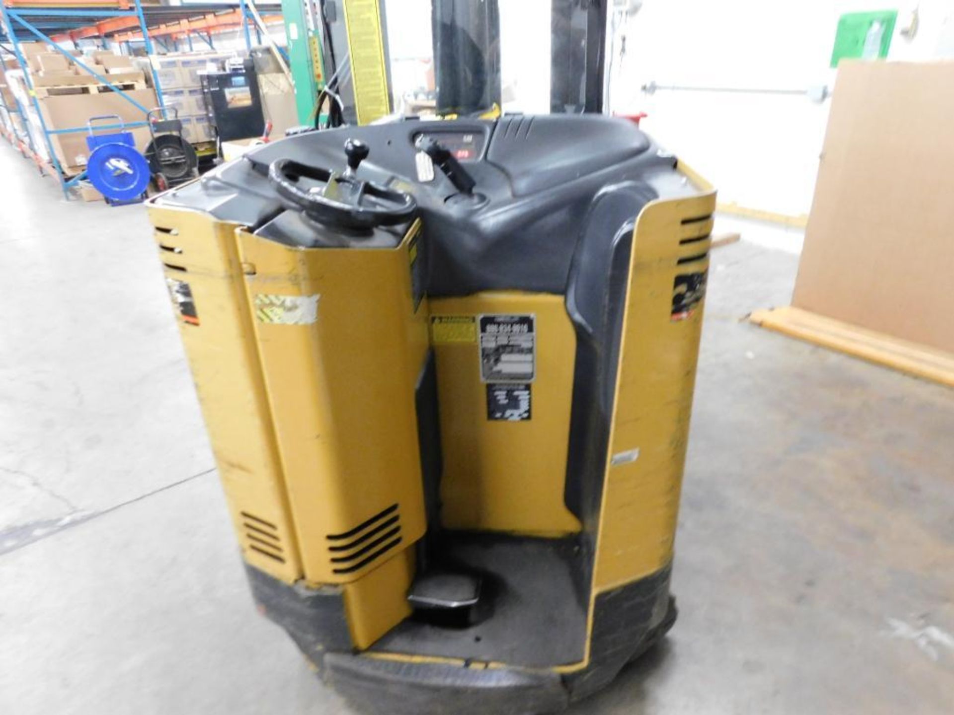 2008 CAT NRR45 36 Volt Electric Narrow Aisle Forklift w/Charger, 4500 lb. Lift Capacity, Side Shift/ - Image 4 of 7