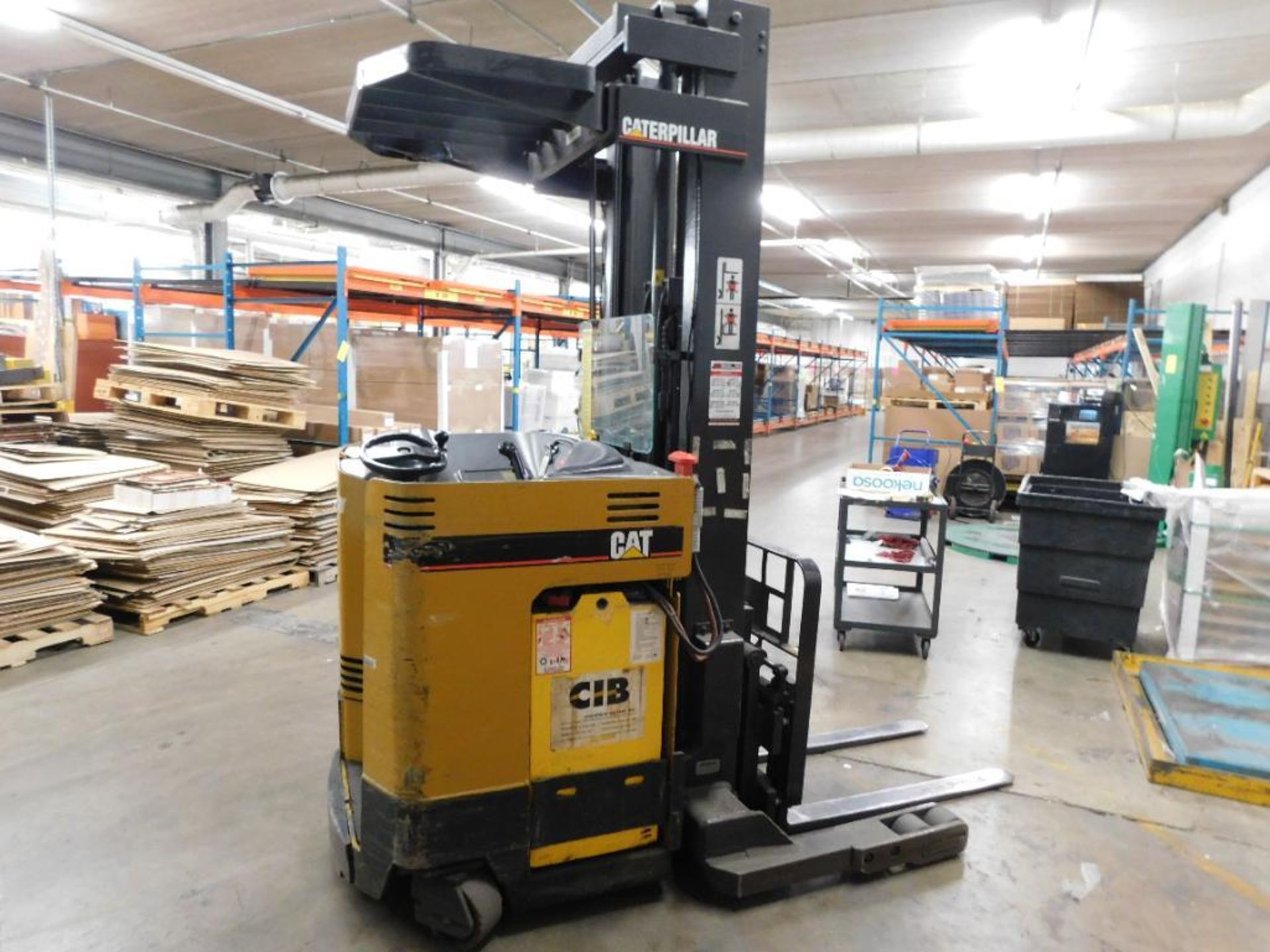 2008 CAT NRR45 36 Volt Electric Narrow Aisle Forklift w/Charger, 4500 lb. Lift Capacity, Side Shift/ - Image 2 of 7