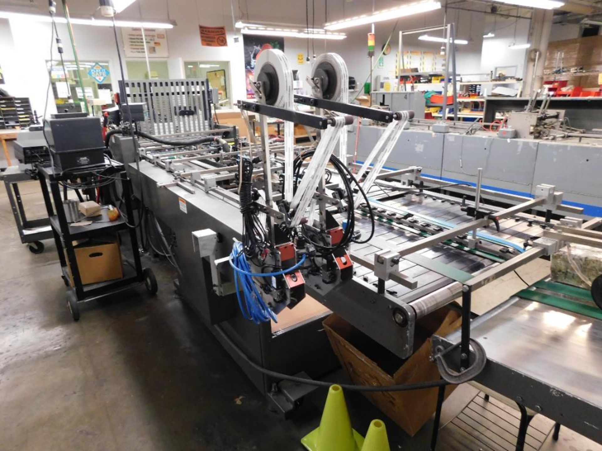 LOT: Kluge OmniFold Folder Gluer, S/N 9285 w/Kluge Friction Feeder & Tipping Plate & GMS Microglue H - Image 8 of 16