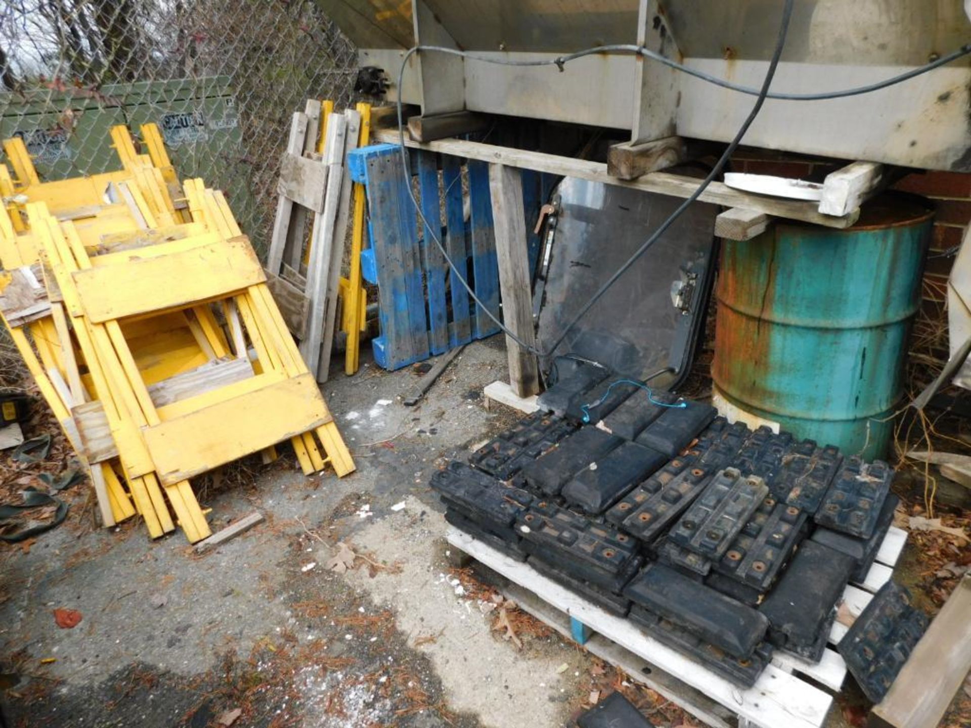 LOT: Contents of Outside Cage: (1) Section of Teardrop Pallet Racking, Assorted Wood, Metal Tubes, C - Image 15 of 17