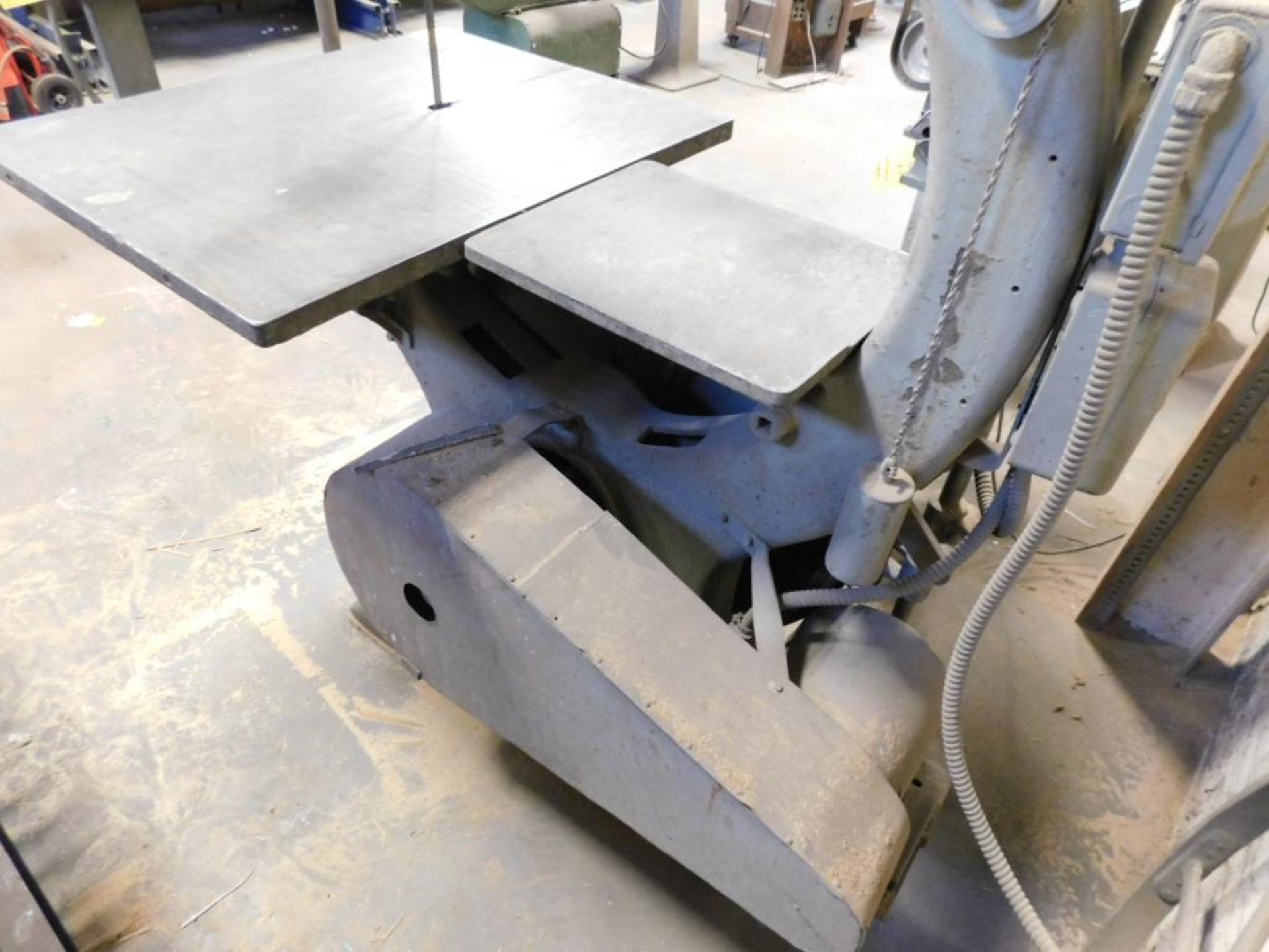 Vertical Band Saw w/3 HP Motor - Image 4 of 5