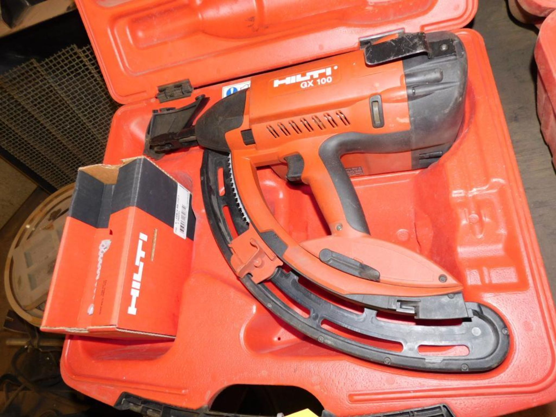 Hilti GX100 Fully Automatic Gas Actuated Fastening Tool, Case w/Hilti X-GM40 Nail Magazine - Image 4 of 5