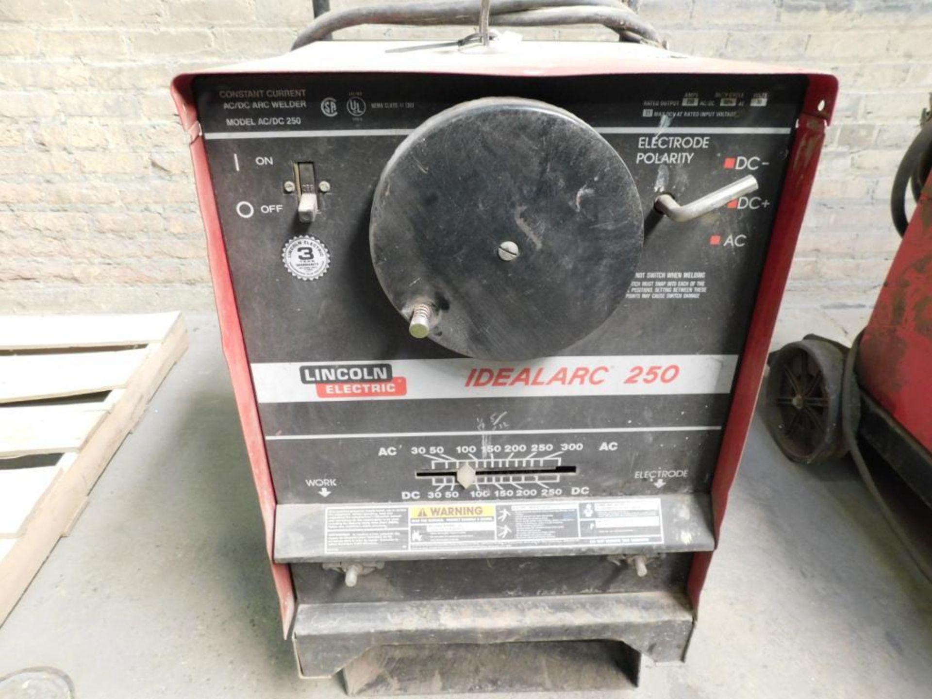 Lincoln Electric Idealarc 250 CC, AC/DC Arc Welder - Image 3 of 4