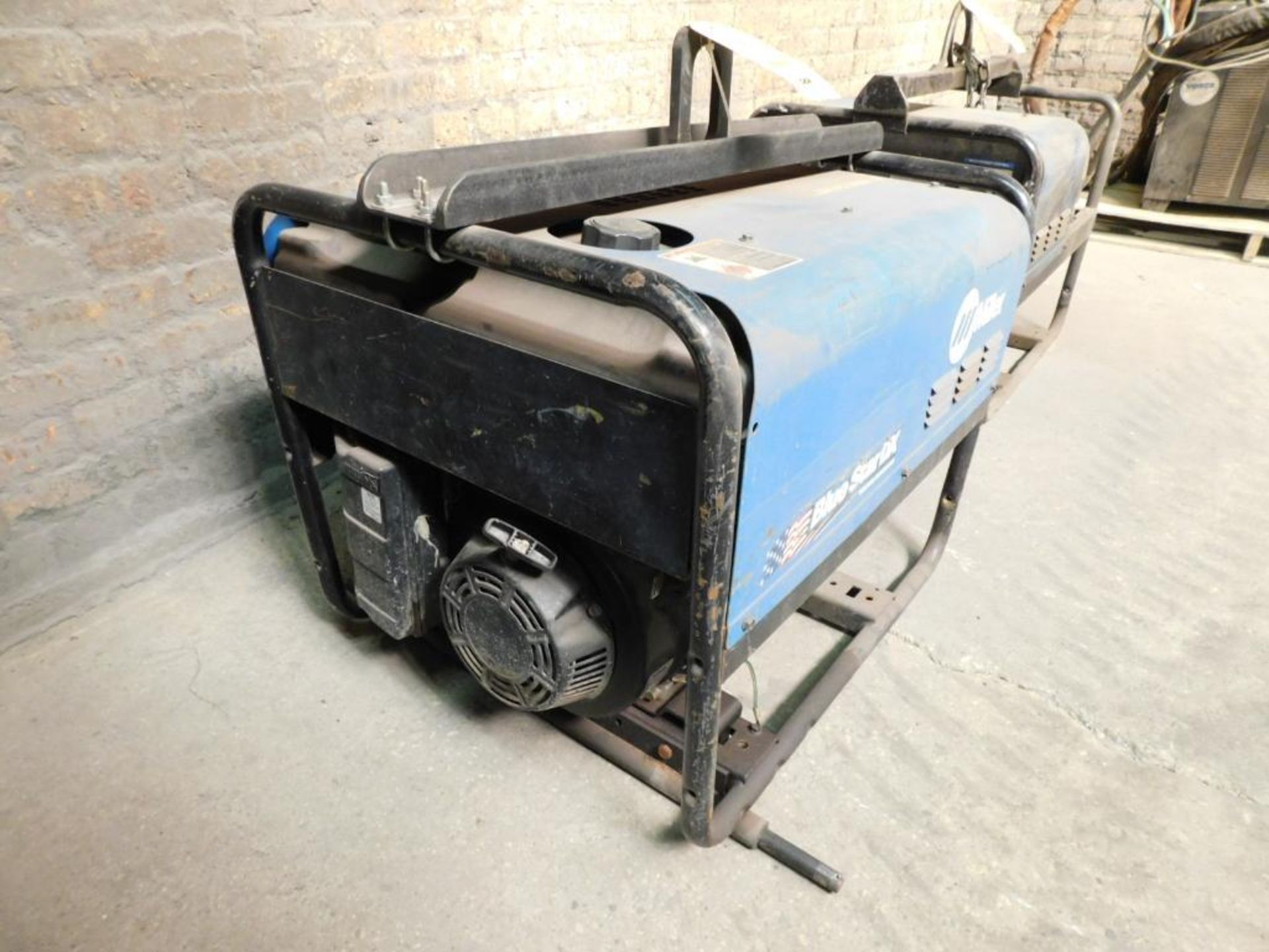 Miller Blue Star DX185, CC, DC Welder/6000 Watt Gas Generator, 895 Indicated Hours - Image 2 of 4