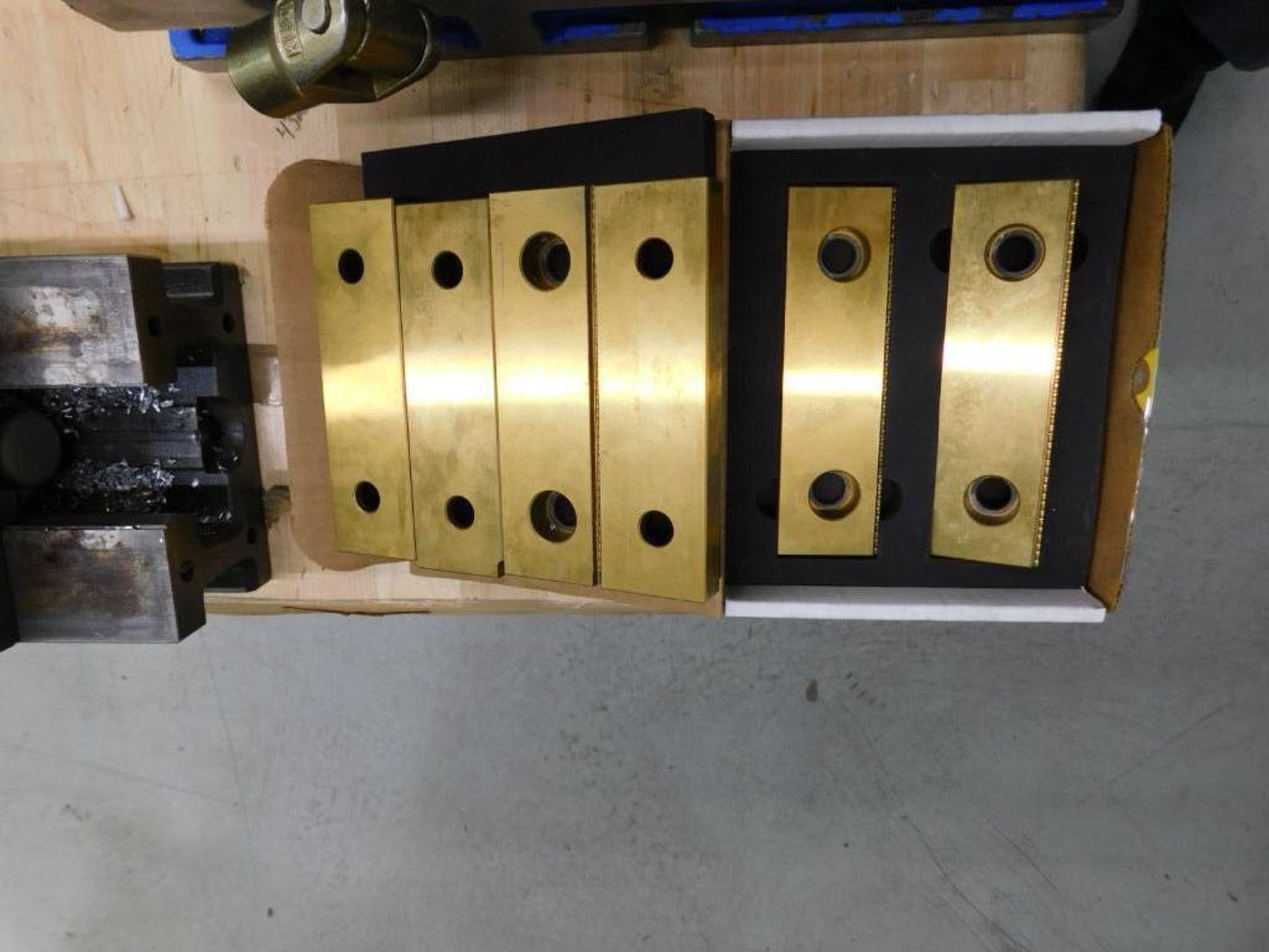 LOT: Assorted 6" 5th Axis DJ6 Jaws