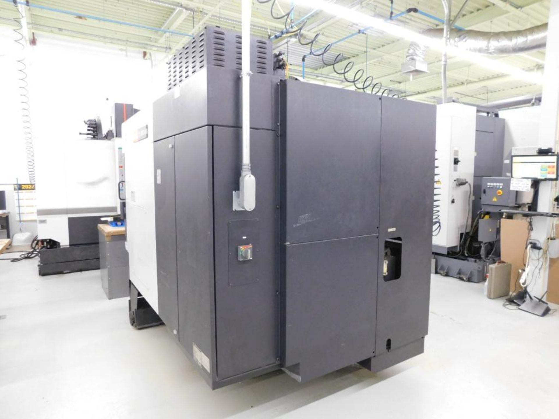 Mazak VCN-410A CNC Vertical Machining Center, Mazatrol 640M Nexus CNC Control, Travels: X-22", Y-16" - Image 4 of 10