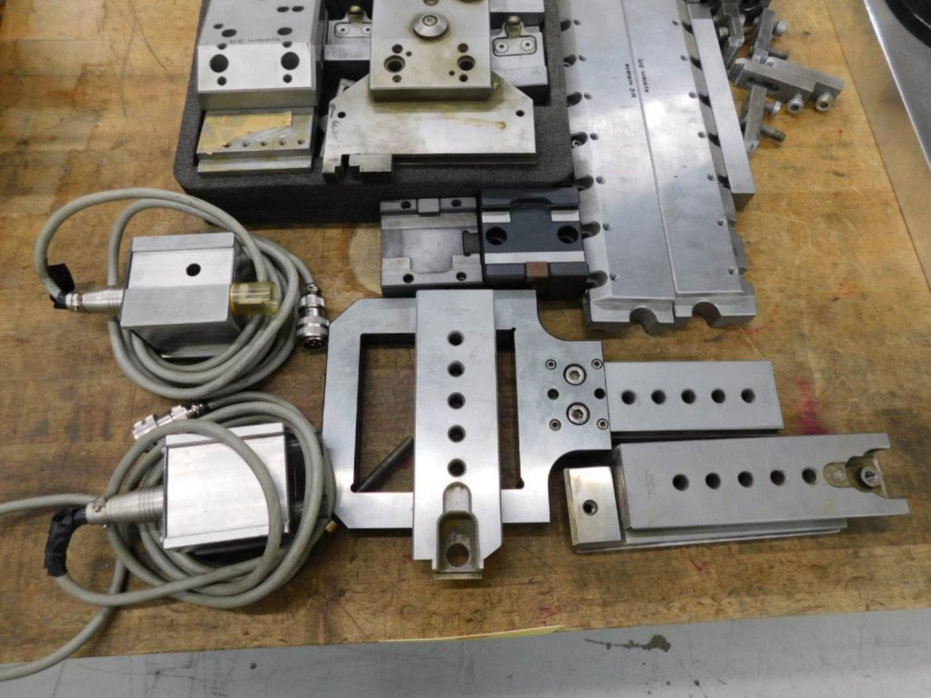 LOT: Assorted System 3R Fixtures & Assorted Clamping Accessories - Image 2 of 4