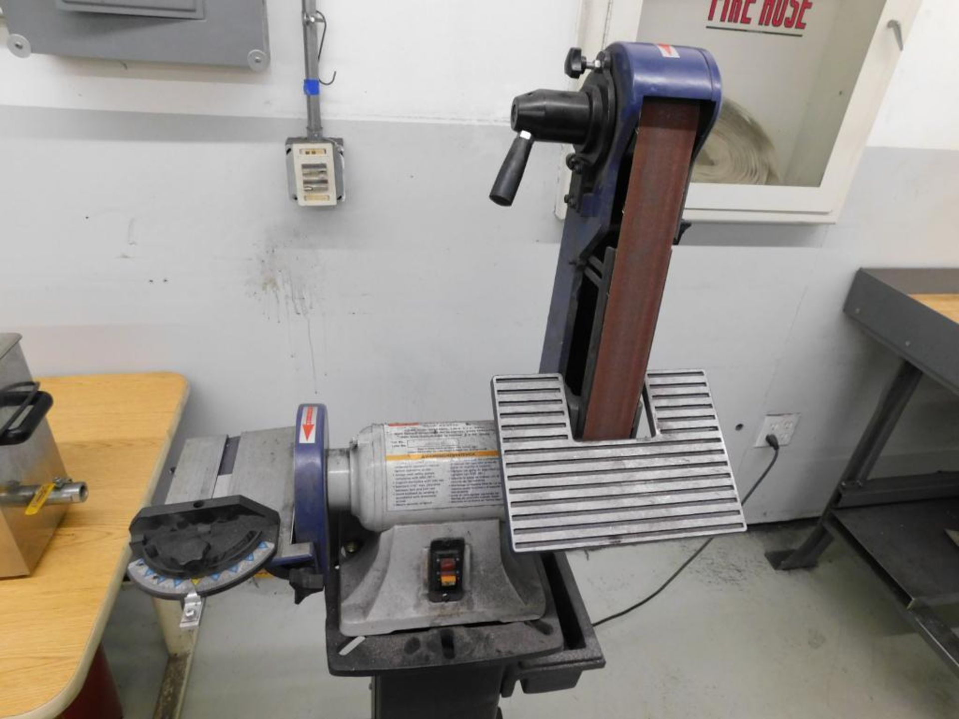 Dayton 6" Disc & 2" Belt Sander - Image 2 of 5