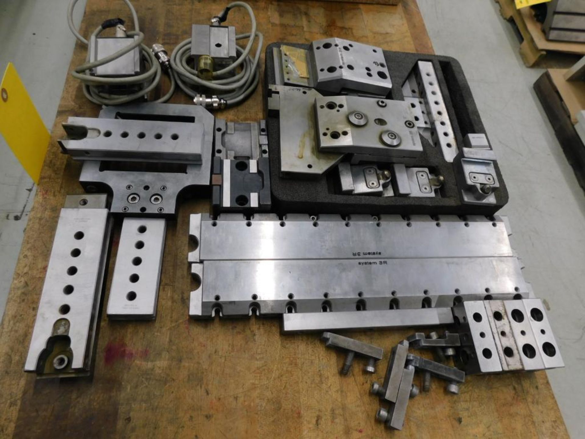 LOT: Assorted System 3R Fixtures & Assorted Clamping Accessories - Image 4 of 4