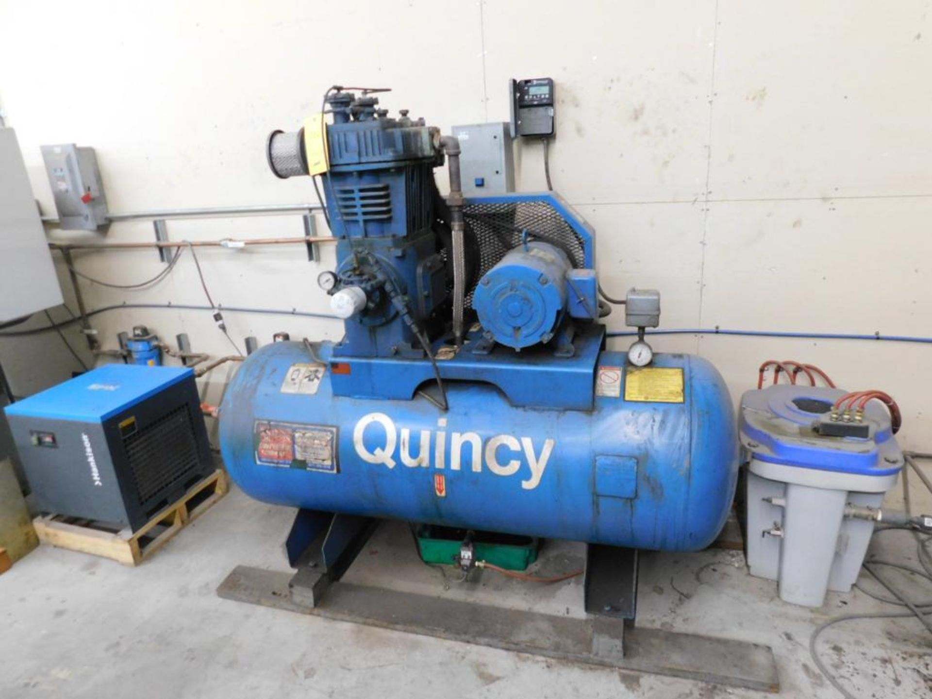 Quincy 15 HP Horizontal Tank Mounted Compressor w/Hankison Dryer