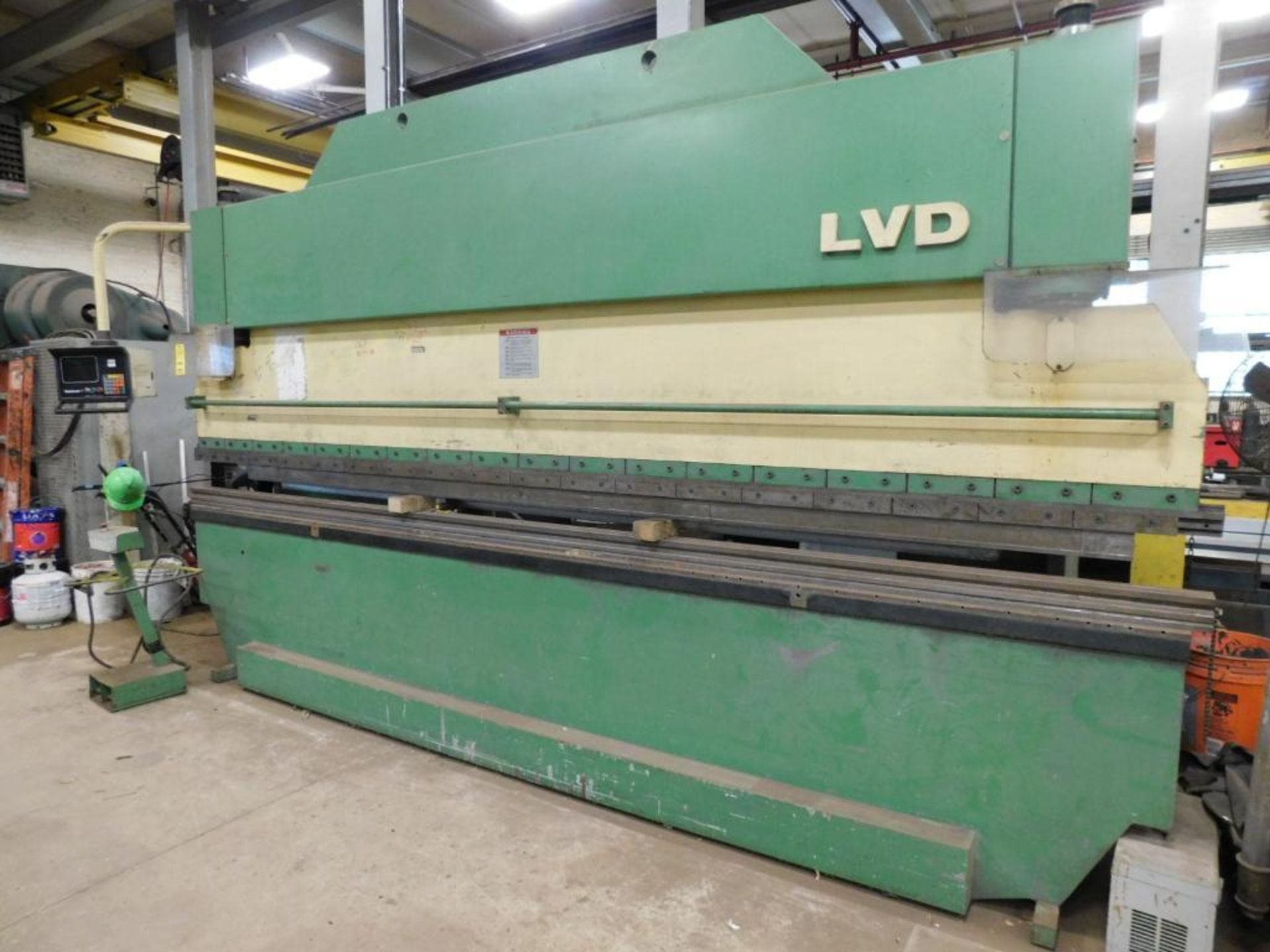 LVD 110 Ton Press Break, Type: 110-BH15C, No. 11.284, Max Cap: PPC 100/4500, Year: 1983, Hurco Autob