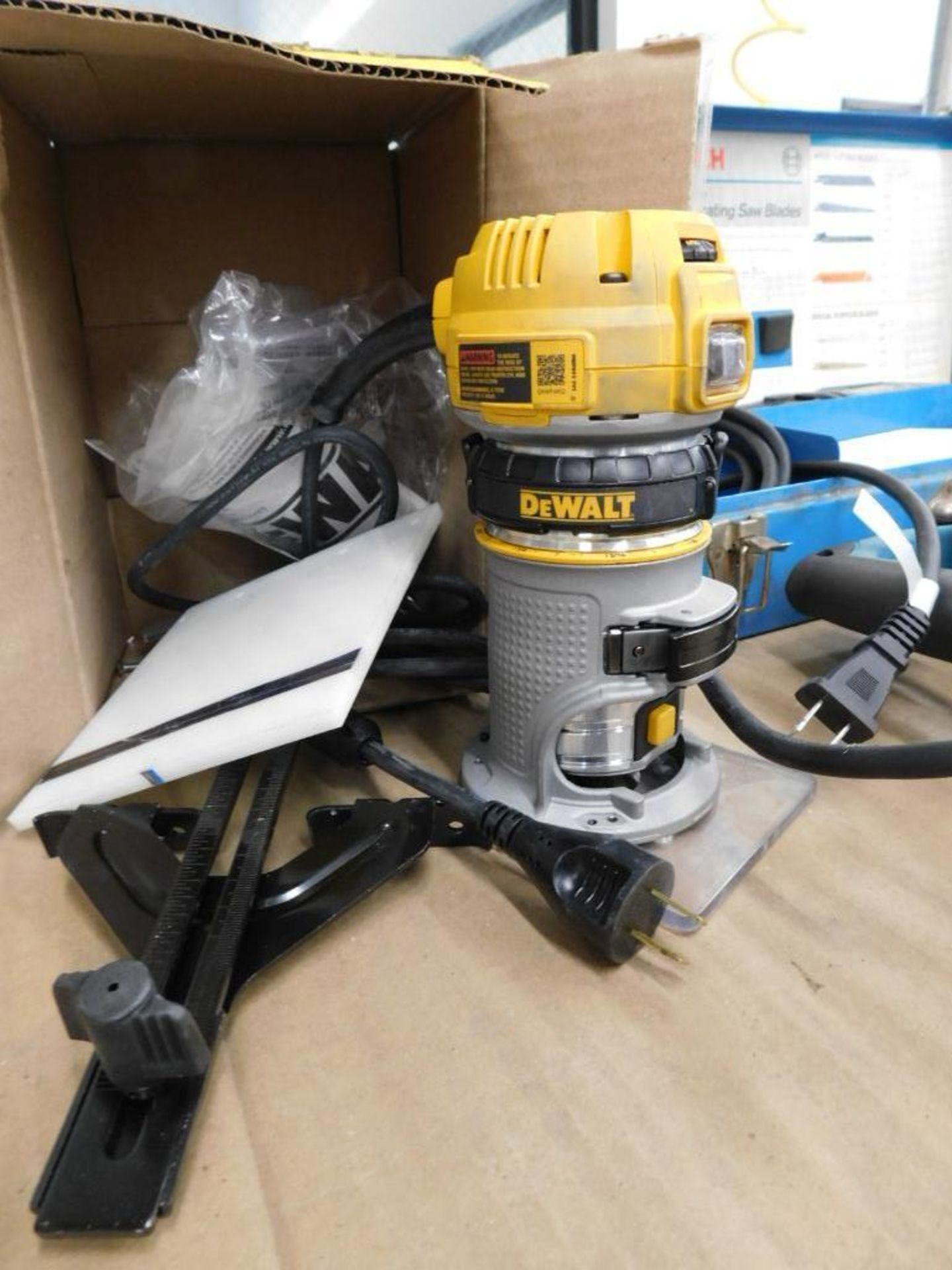 LOT: Bosch & Makita Reciprocating Saws, Dewalt Router - Image 2 of 4