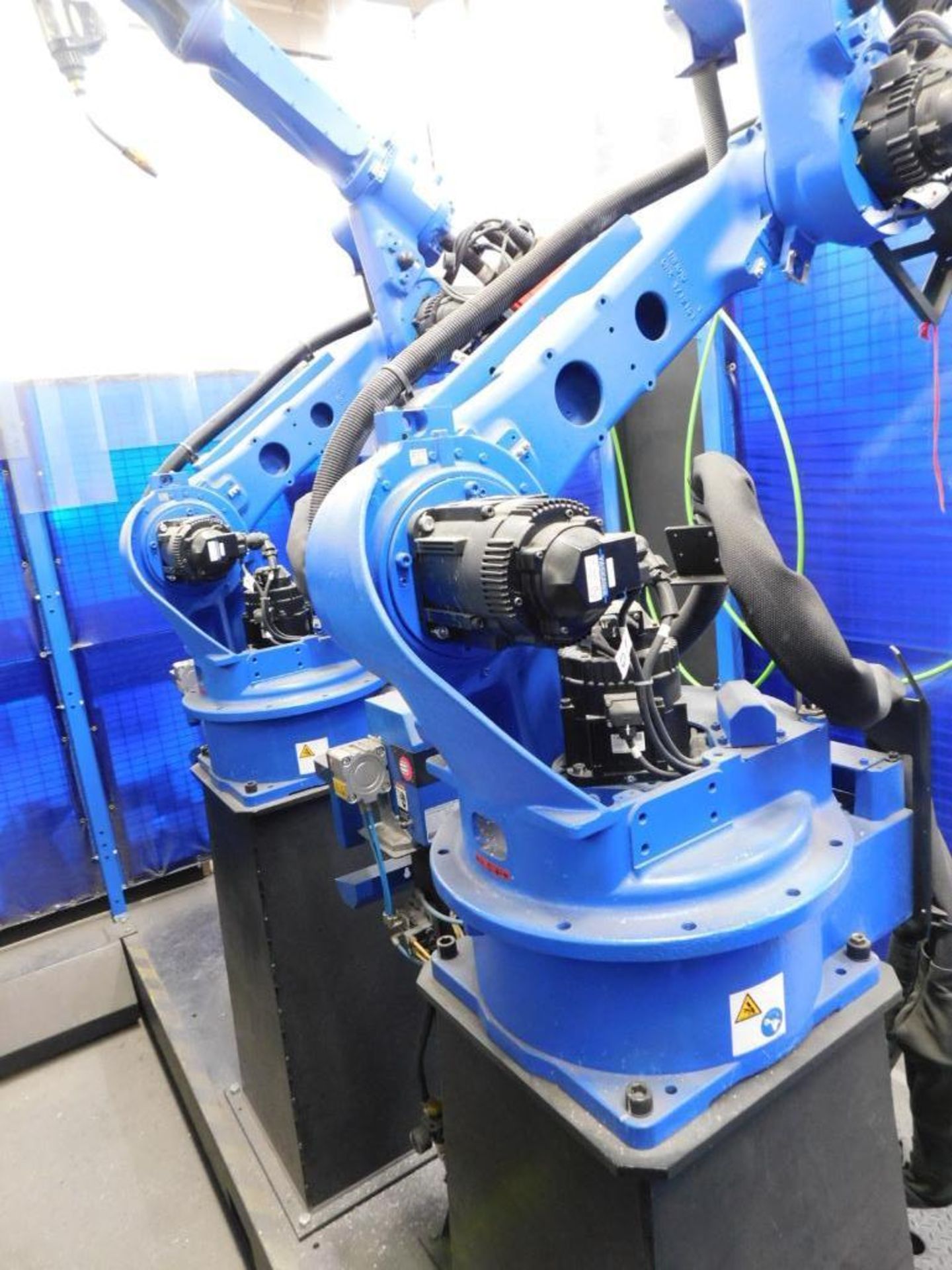 Yaskawa Dual Robotic Welding Cell, (2) Yaskawa YR-1-06VXH25-A10 Robots, 26.5 Lb. (12 kg) Max. Payloa - Image 17 of 29