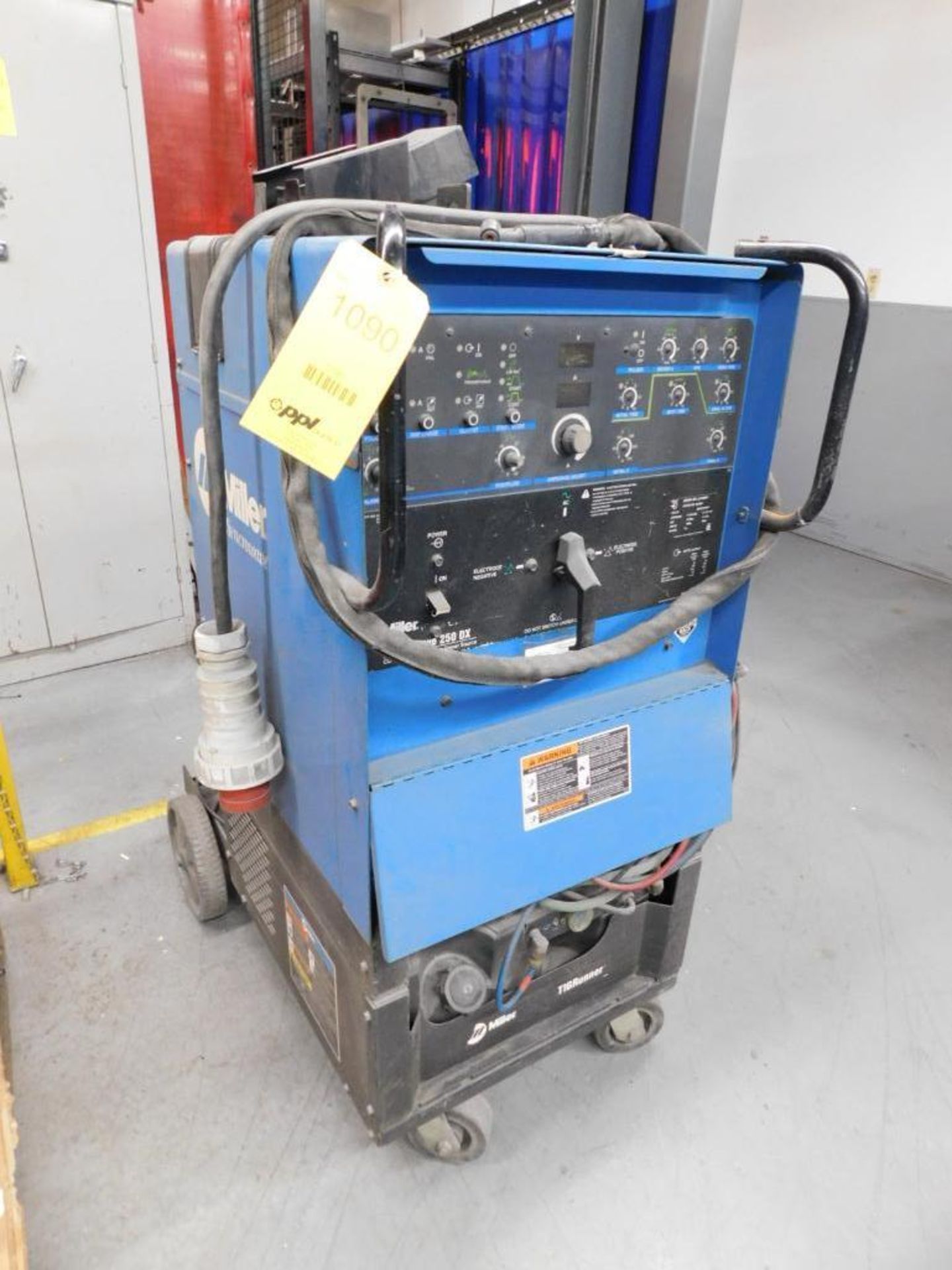 Miller Syncrowave 250 DX Tig Welder w/Cooler, Foot Control, Tig Torch (may need repair)