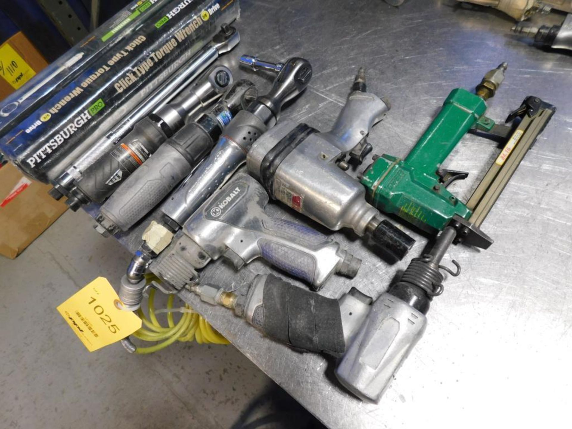 LOT: Assorted Pnuematic Ratchets, Impacts, Chisels, Torque Wrenches - Image 4 of 5