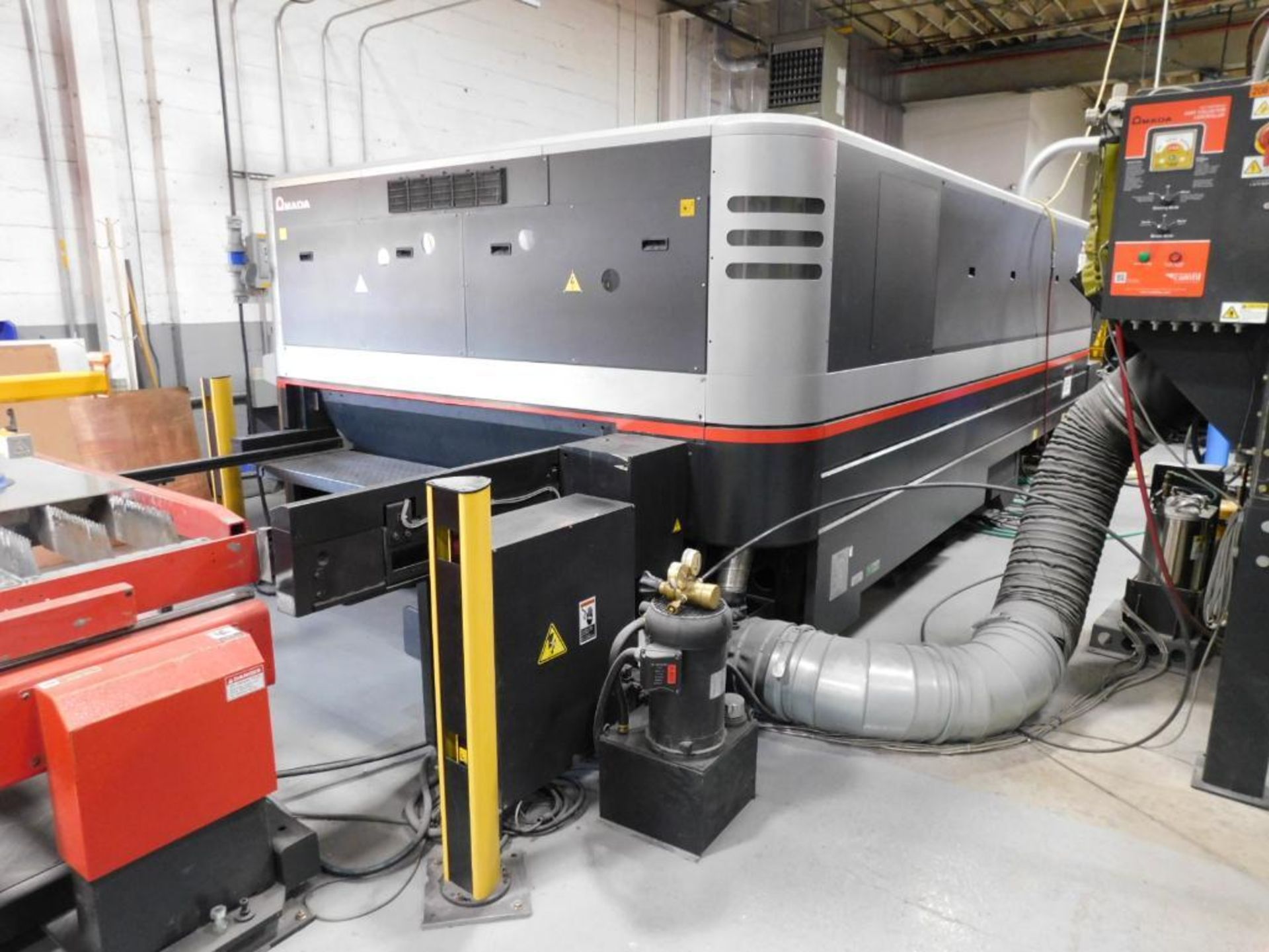 Amada FOL-3015AJ 4KW CNC Fiber Laser, 61" x 121" Travel, Dual Auto Pallet Changer, AMNC3 CNC Control - Image 4 of 31