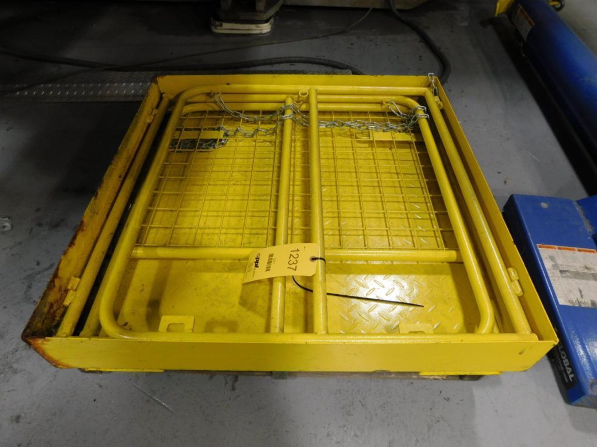 34" x 34" Collapsible Forklift Man Basket