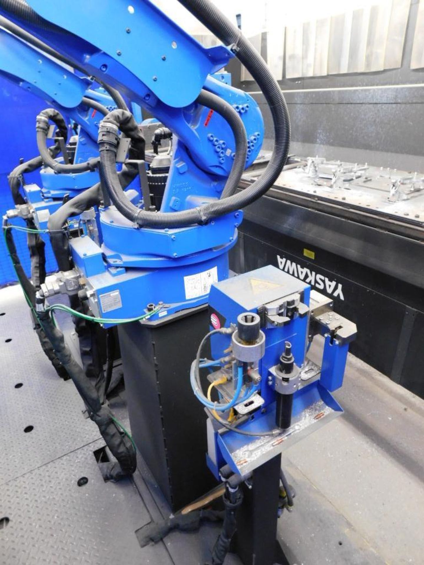 Yaskawa Dual Robotic Welding Cell, (2) Yaskawa YR-1-06VXH25-A10 Robots, 26.5 Lb. (12 kg) Max. Payloa - Image 19 of 29