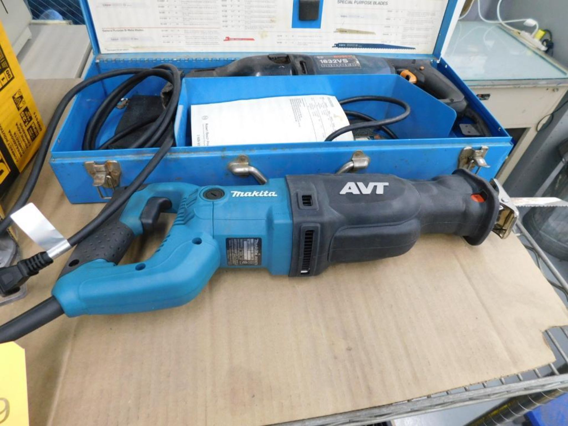 LOT: Bosch & Makita Reciprocating Saws, Dewalt Router - Image 3 of 4