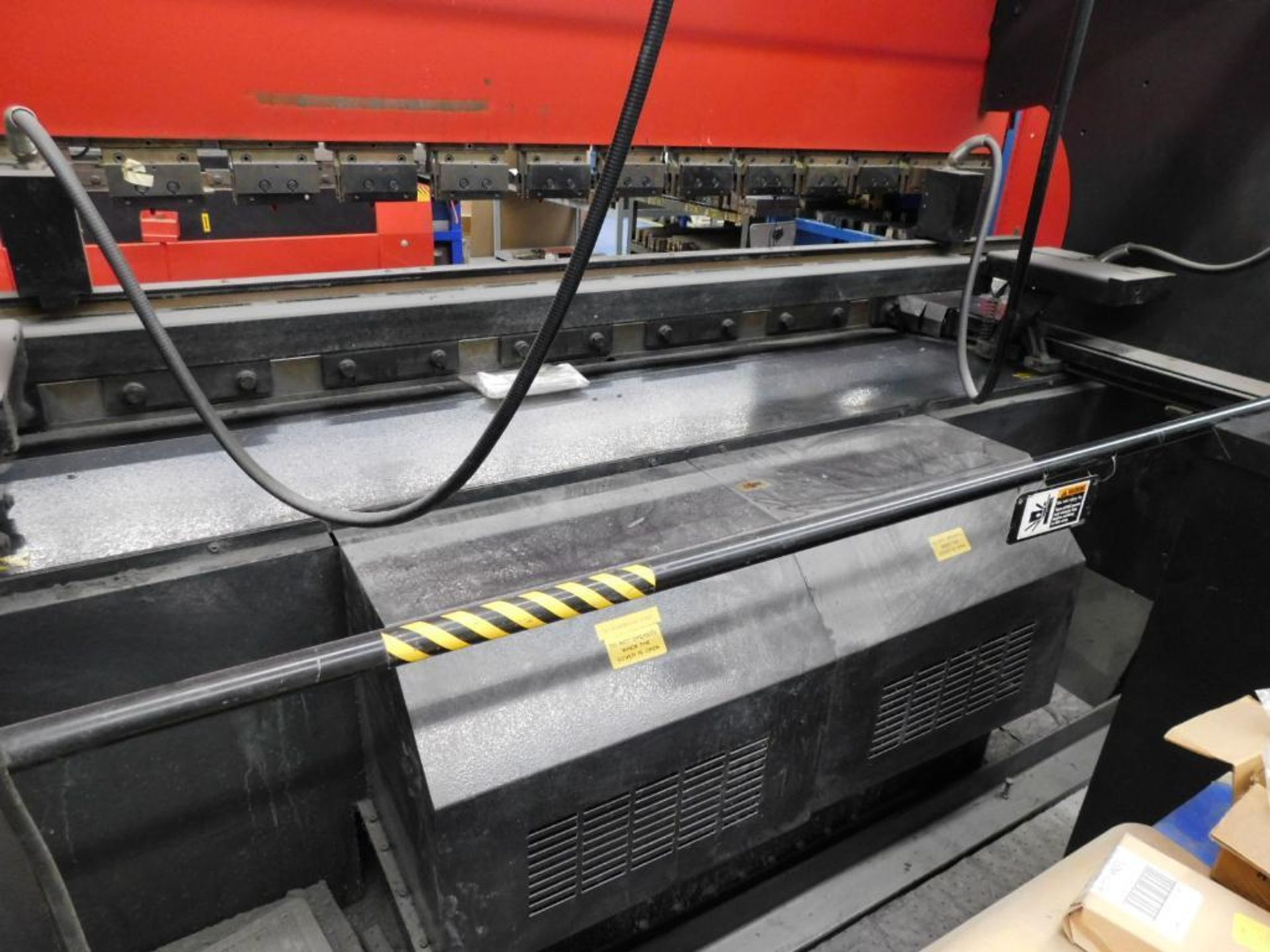 Amada FBDIII-1253 137 Ton x 10' CNC Press Brake AMNC 7 Axis CNC Control, 118" Max. Bending Length, 1 - Image 6 of 16