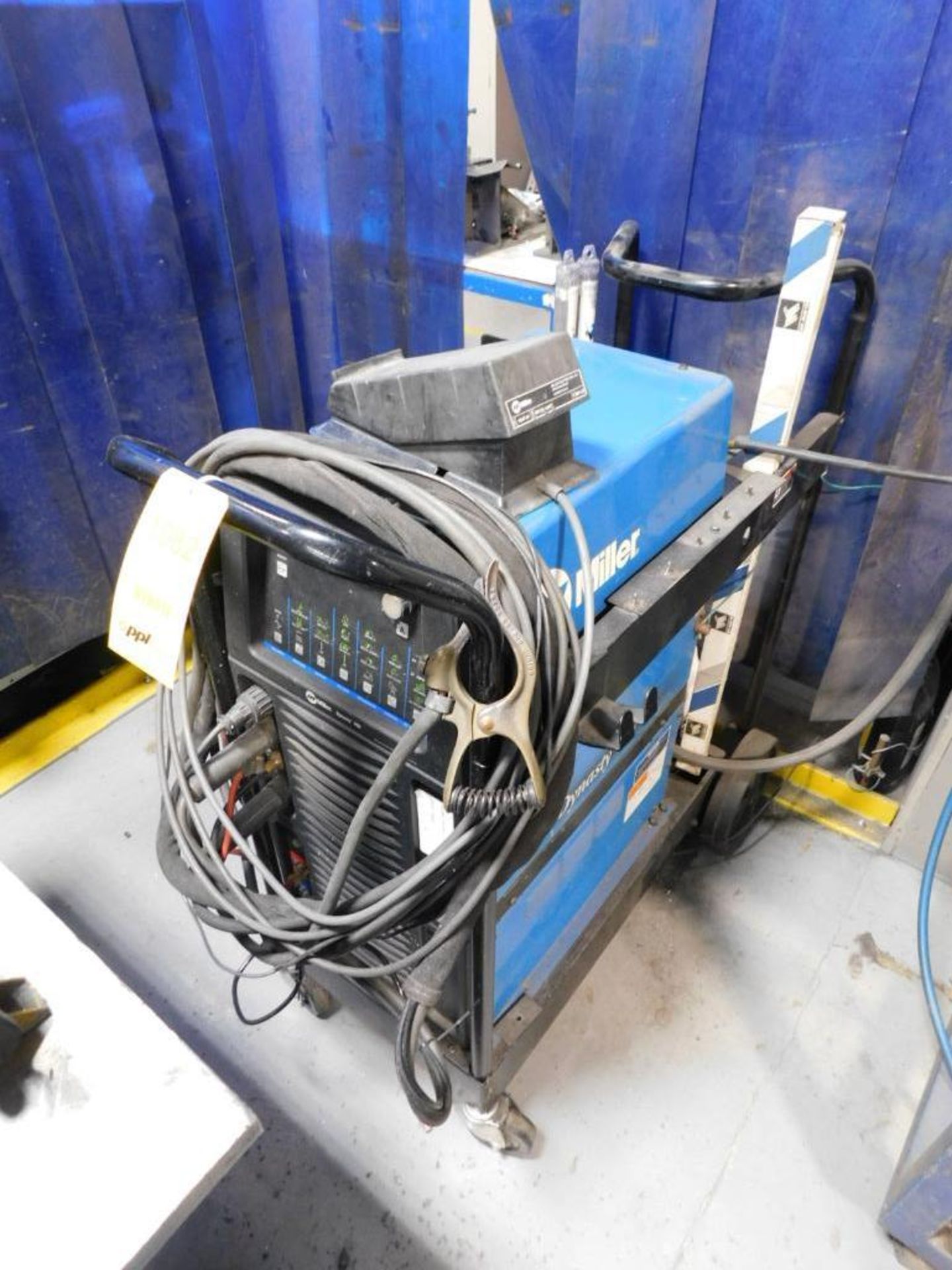 Miller Dynasty 400 Tig Welder w/Cooler, Foot Control, Tig Torch