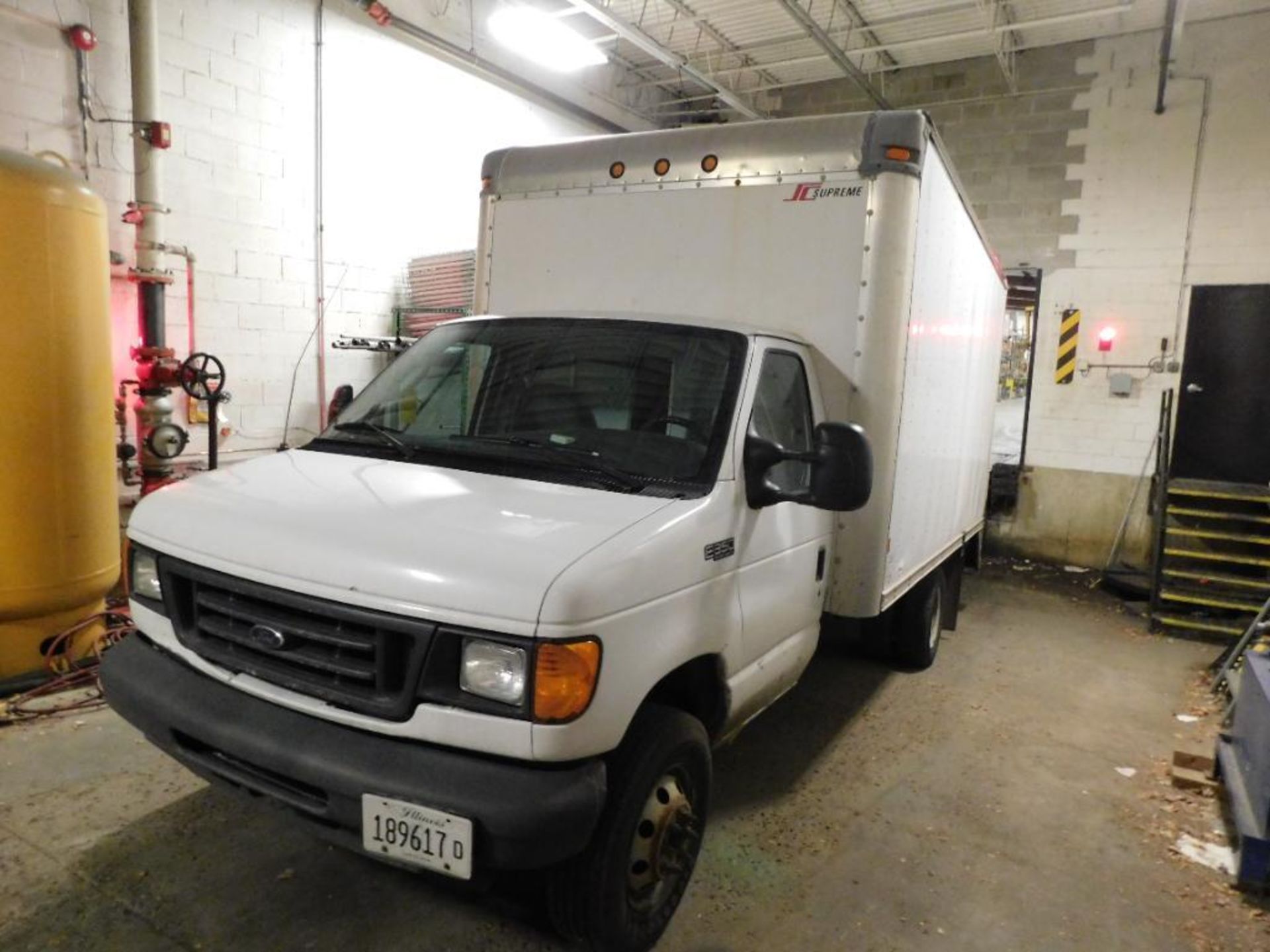 2005 Ford E350 Super Duty Box Truck, VIN 1FDWE35L05HA78203, 15' Box, Wood Floor, Tie Down Rails, V8