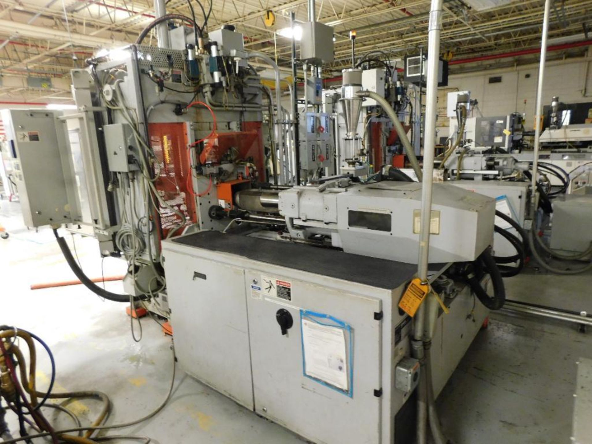 2002 Engel ES 330/85VS Plastic Injection Molding Machine, 85-Ton Capacity, Vertical, 3.2-Oz, S/N 713 - Image 4 of 5