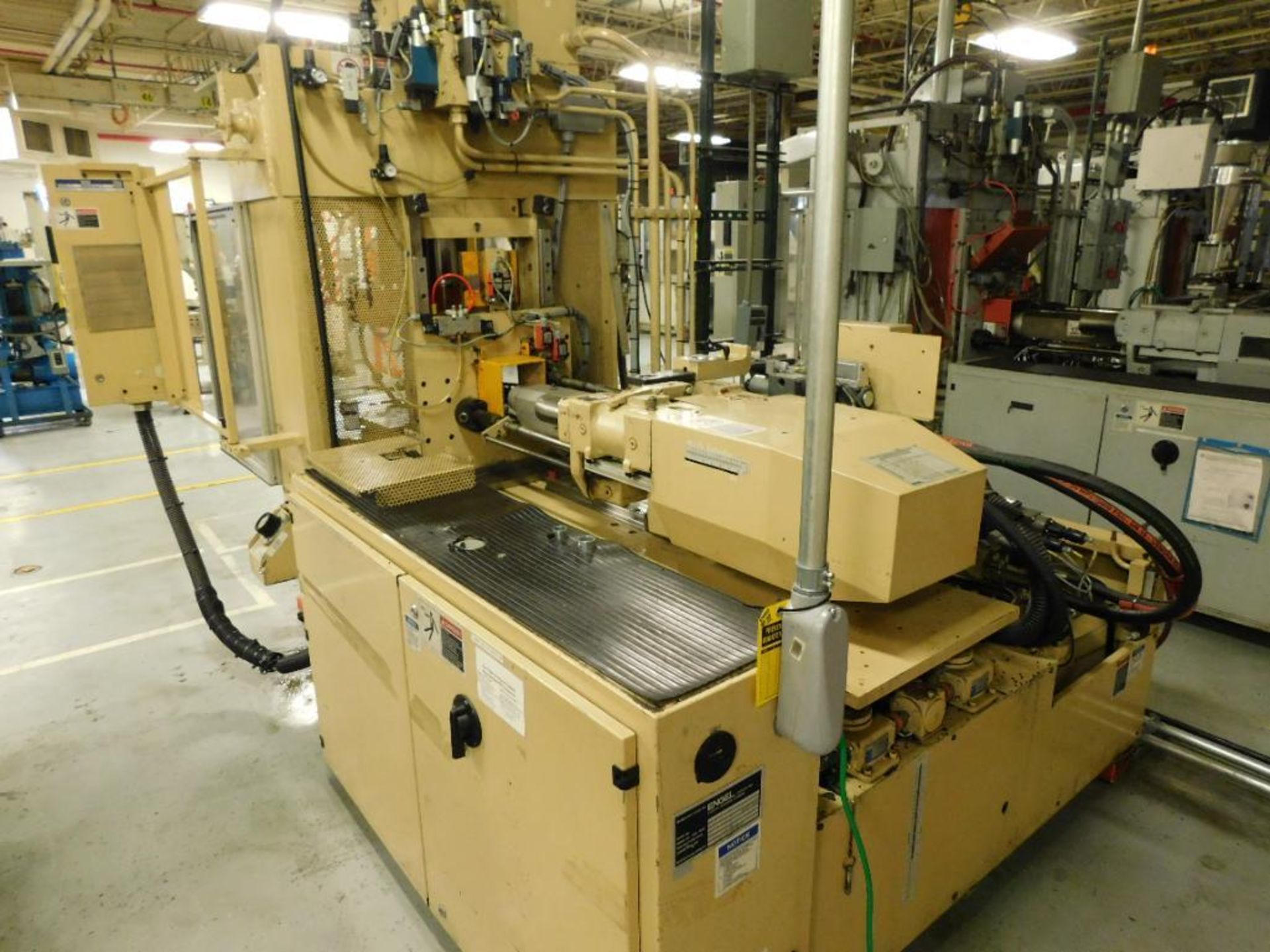 2001 Engel ES200H/55VRB Plastic Injection Molding Machine, 55-Ton Capacity, Vertical, S/N 70998/055/ - Image 4 of 5