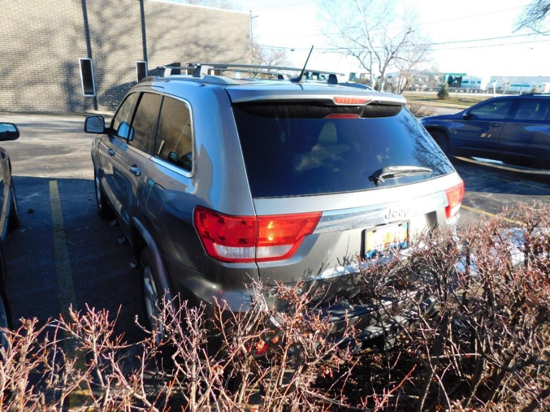 2011 Jeep Grand Cherokee Laredo 4 x 4, VIN 1J4RR4GG5BC576833, 3.6 Liter Automatic, Full Power, Leath - Image 6 of 8