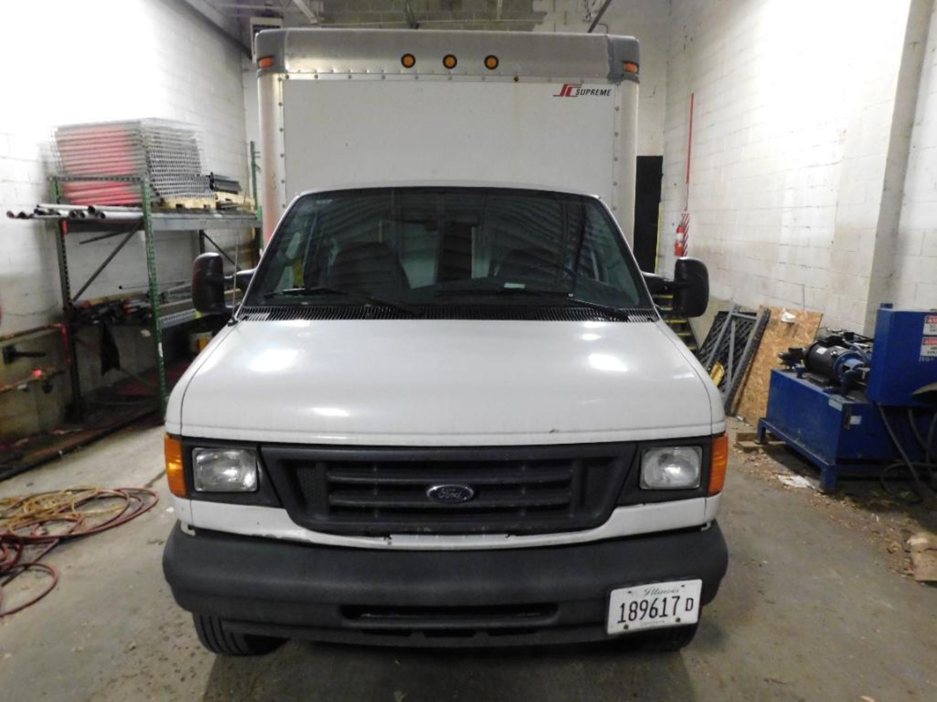 2005 Ford E350 Super Duty Box Truck, VIN 1FDWE35L05HA78203, 15' Box, Wood Floor, Tie Down Rails, V8 - Image 3 of 6