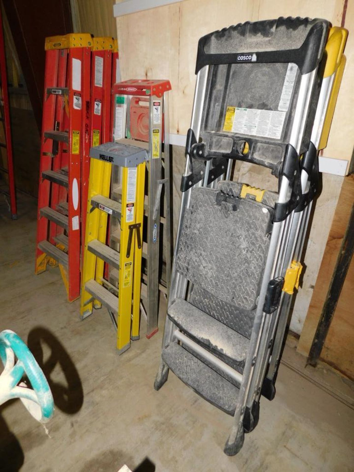 LOT: Assorted 6' and under A-Frame Ladders - Image 3 of 3