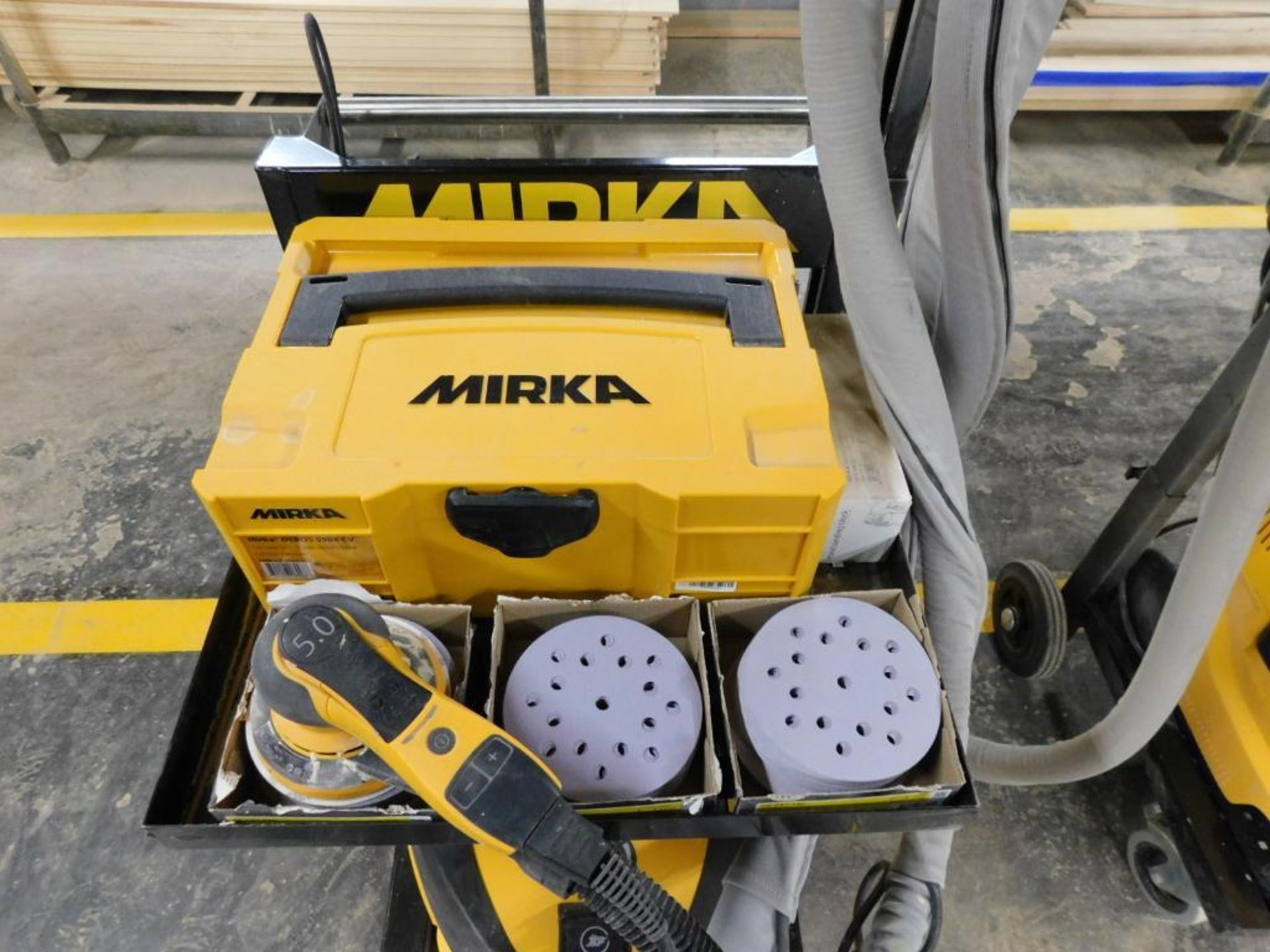 Mirka Deros Dust Free Sanding System, Pneumatic Palm Sander with Portable Hepa Dust Collection Syste - Image 4 of 5