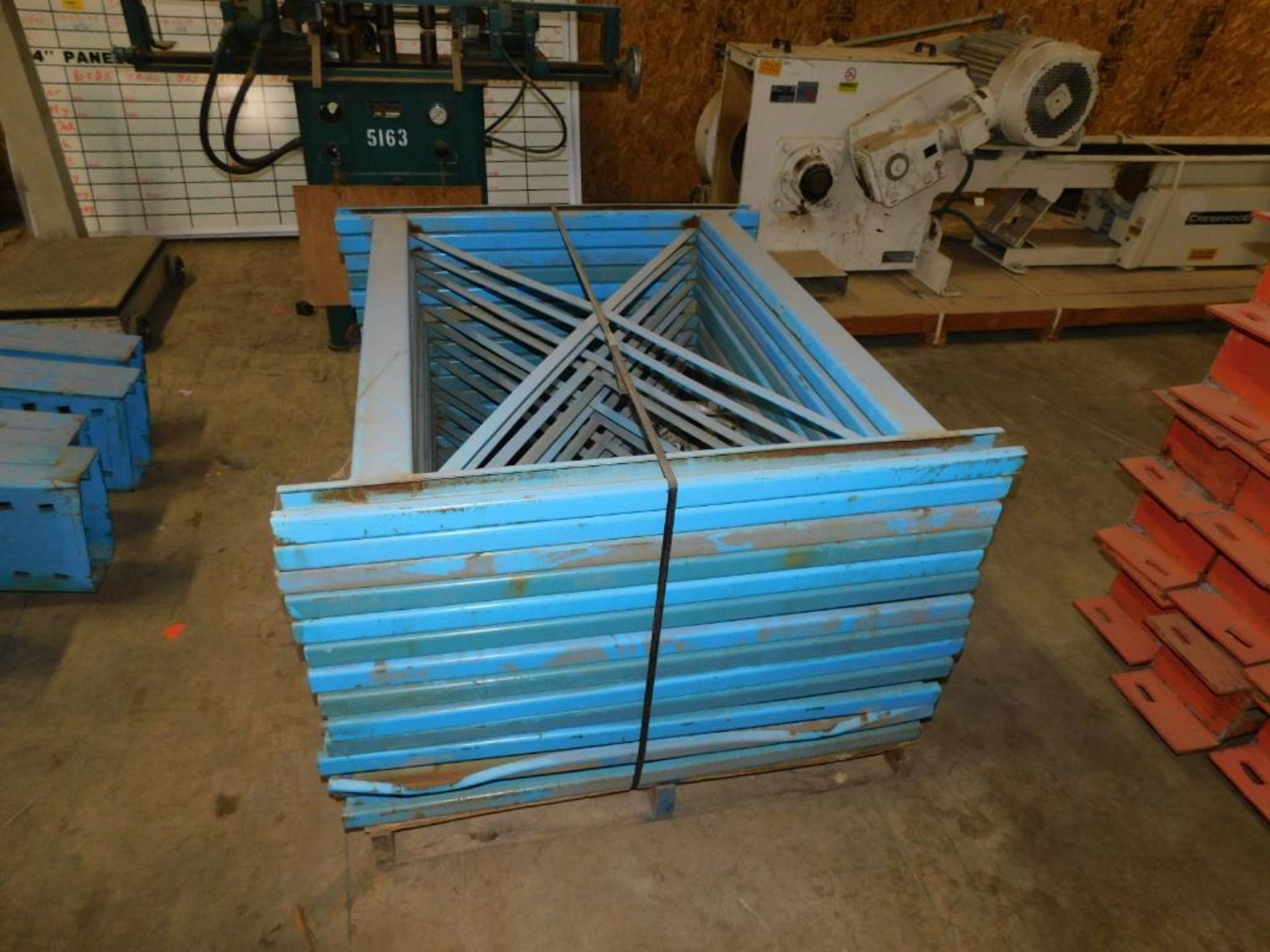 LOT: (10) 15' Double Side, (5) 15' Single Side Cantilever Racks w/Cross Ties, (50 approx.) 5' Arms, - Image 4 of 7