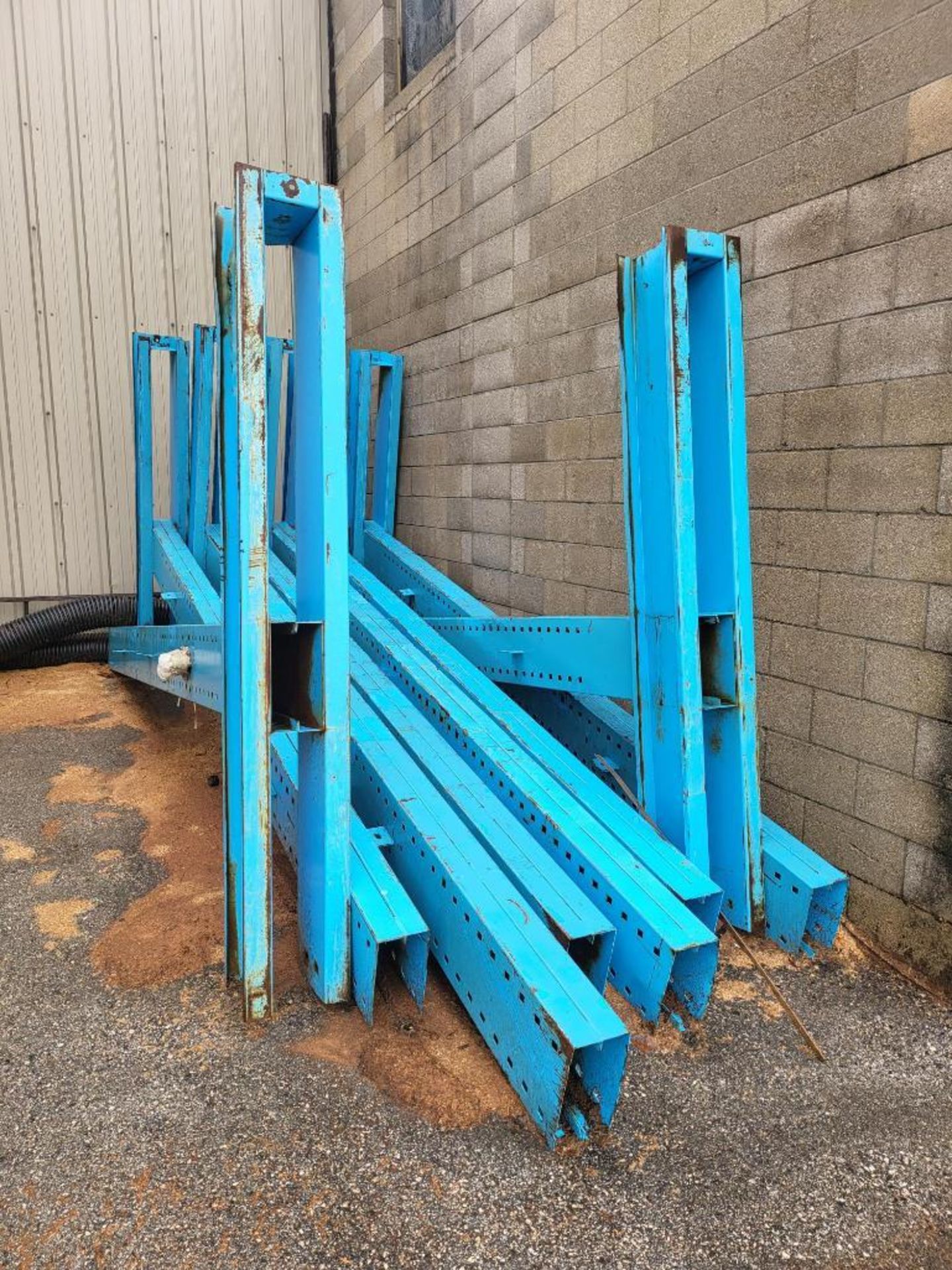 LOT: (10) 15' Double Side, (5) 15' Single Side Cantilever Racks w/Cross Ties, (50 approx.) 5' Arms, - Image 7 of 7