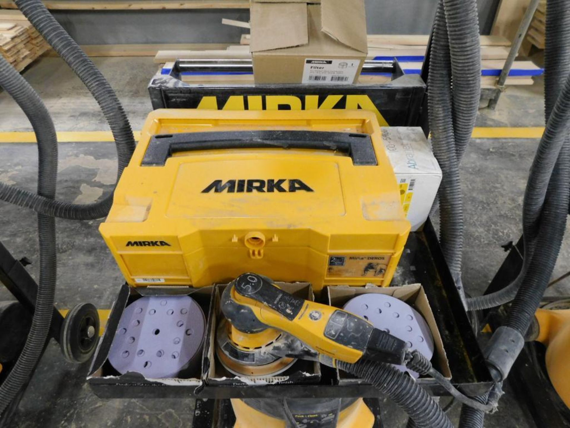 Mirka Deros Dust Free Sanding System, Pneumatic Palm Sander with Portable Hepa Dust Collection Syste - Image 4 of 5