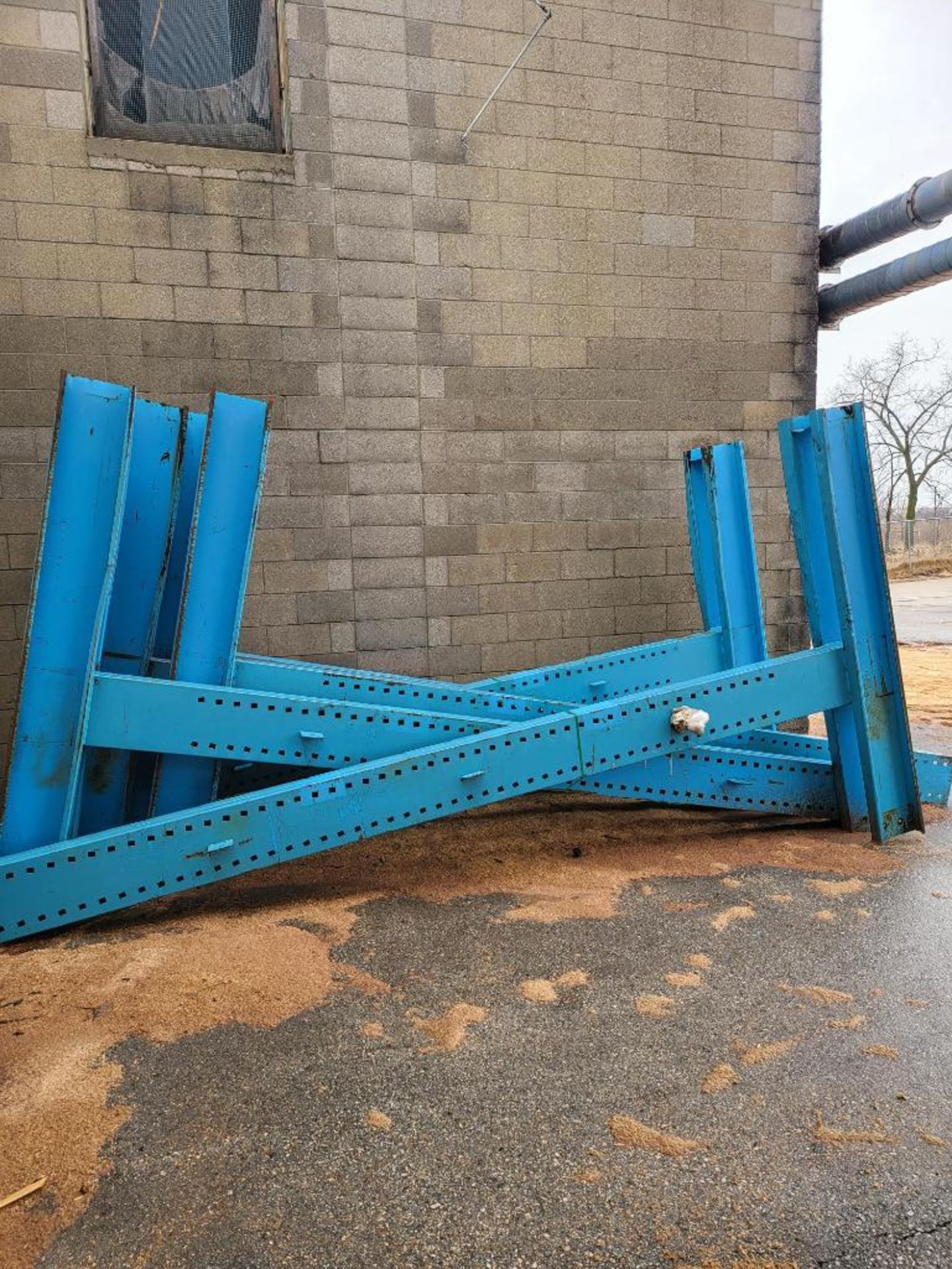 LOT: (10) 15' Double Side, (5) 15' Single Side Cantilever Racks w/Cross Ties, (50 approx.) 5' Arms, - Image 6 of 7